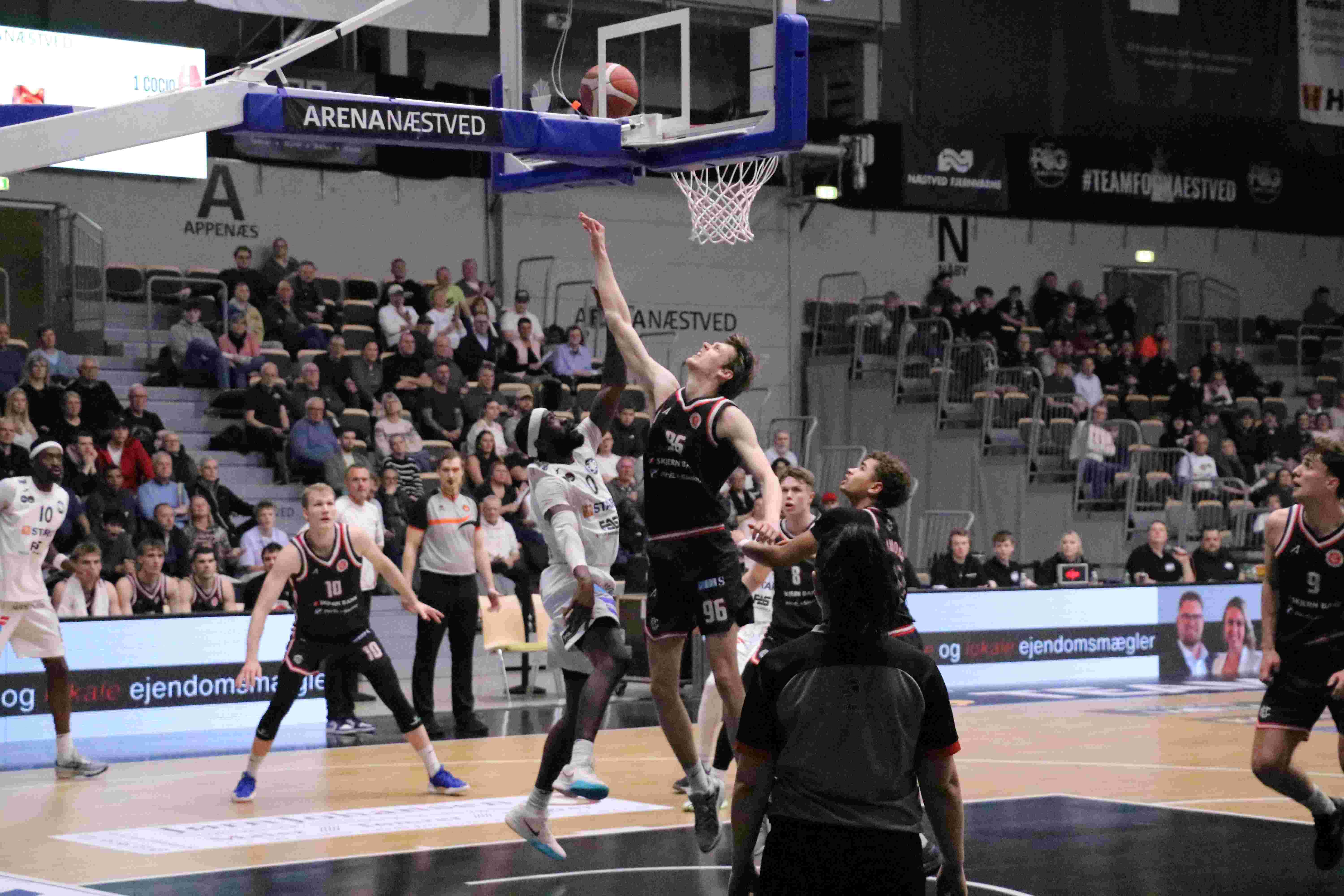 Team FOG Næstved har været på jagt efter spillere, der kan dominere under kurven. Foto: John Ringstrøm