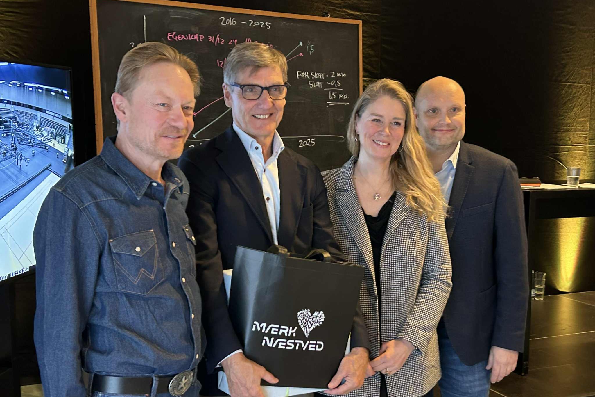 Jakob Brixvold, Carsten Haurum, Pia Allerslev og Kenneth Sørensen samlet, inden der blev taget afsked med Haurum. Foto: John Ringstrøm