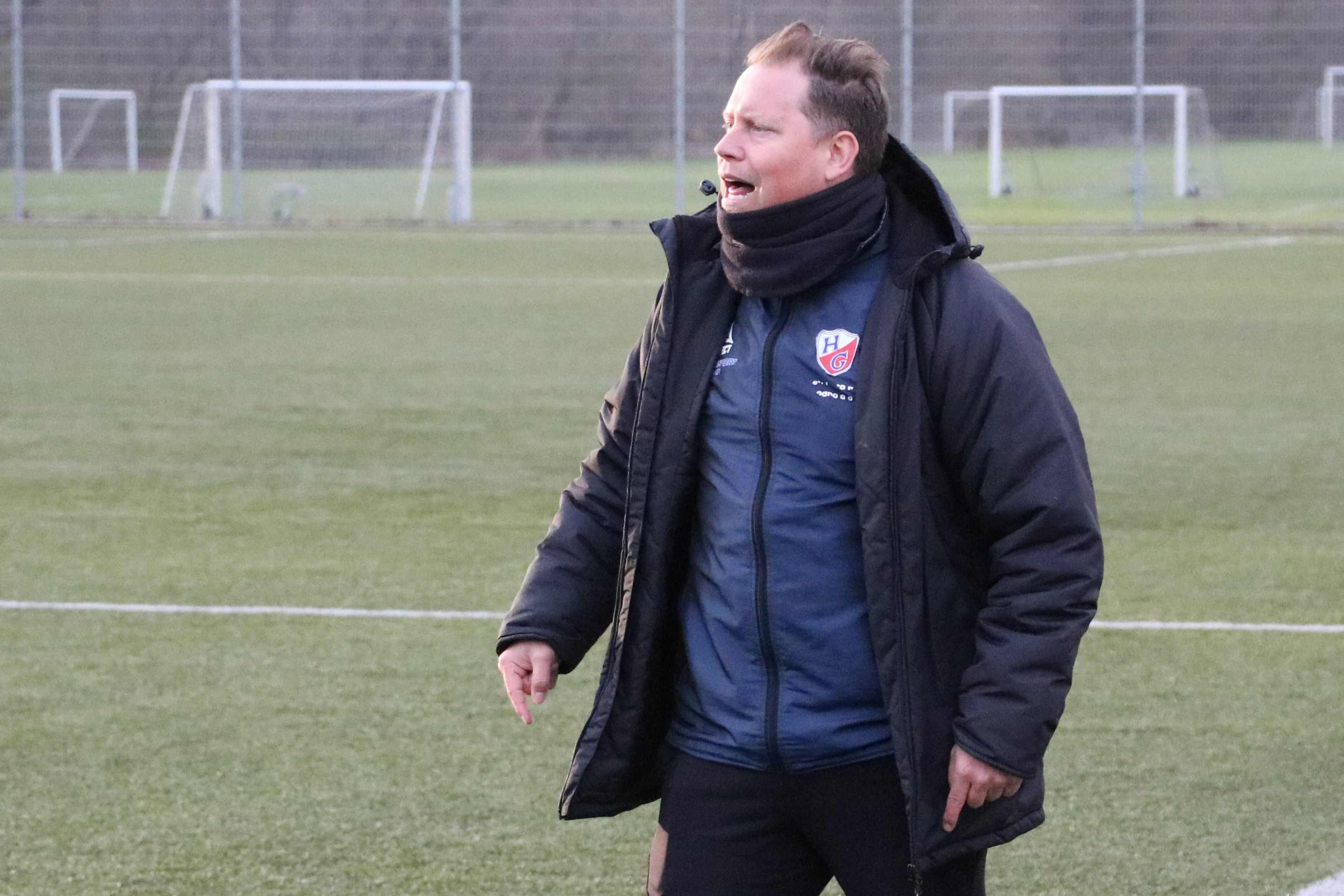 Herlufsholms træner Mikkel Bruun har døjet lidt med at stille hold i de sidste kampe op mod premieren. Men fredag mod B. Frem skulle holdet være på plads. Foto: John Ringstrøm