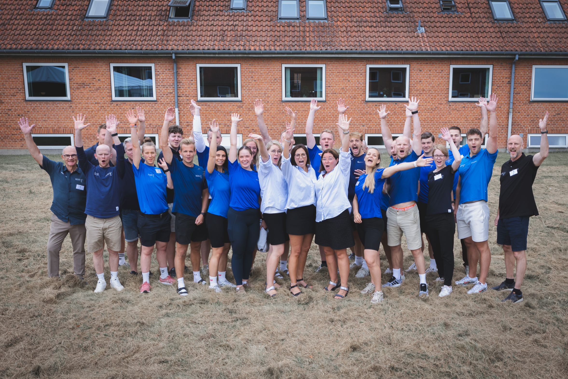 Næstved Rygcenters "hold" bestående af fysioterapeuter, kiropraktorer, osteopater og kollegaer i receptionen. Foto: Næstved Rygcenter