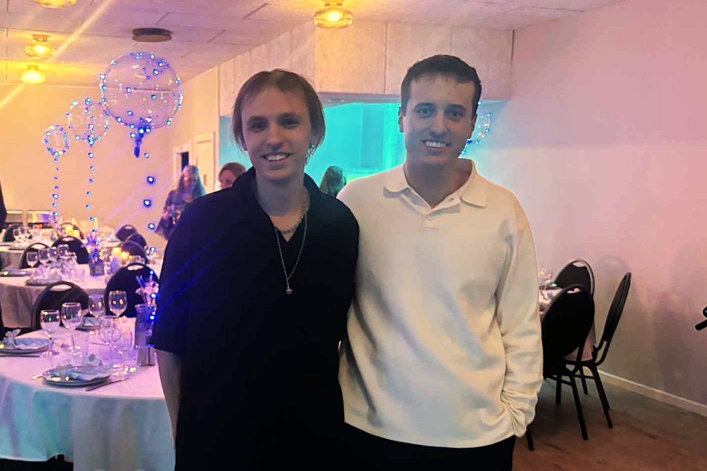 Alexander (t.v.) og Oliver Wentzel har allerede succes med deres eventlokale og madbestillinger. Foto: Privat