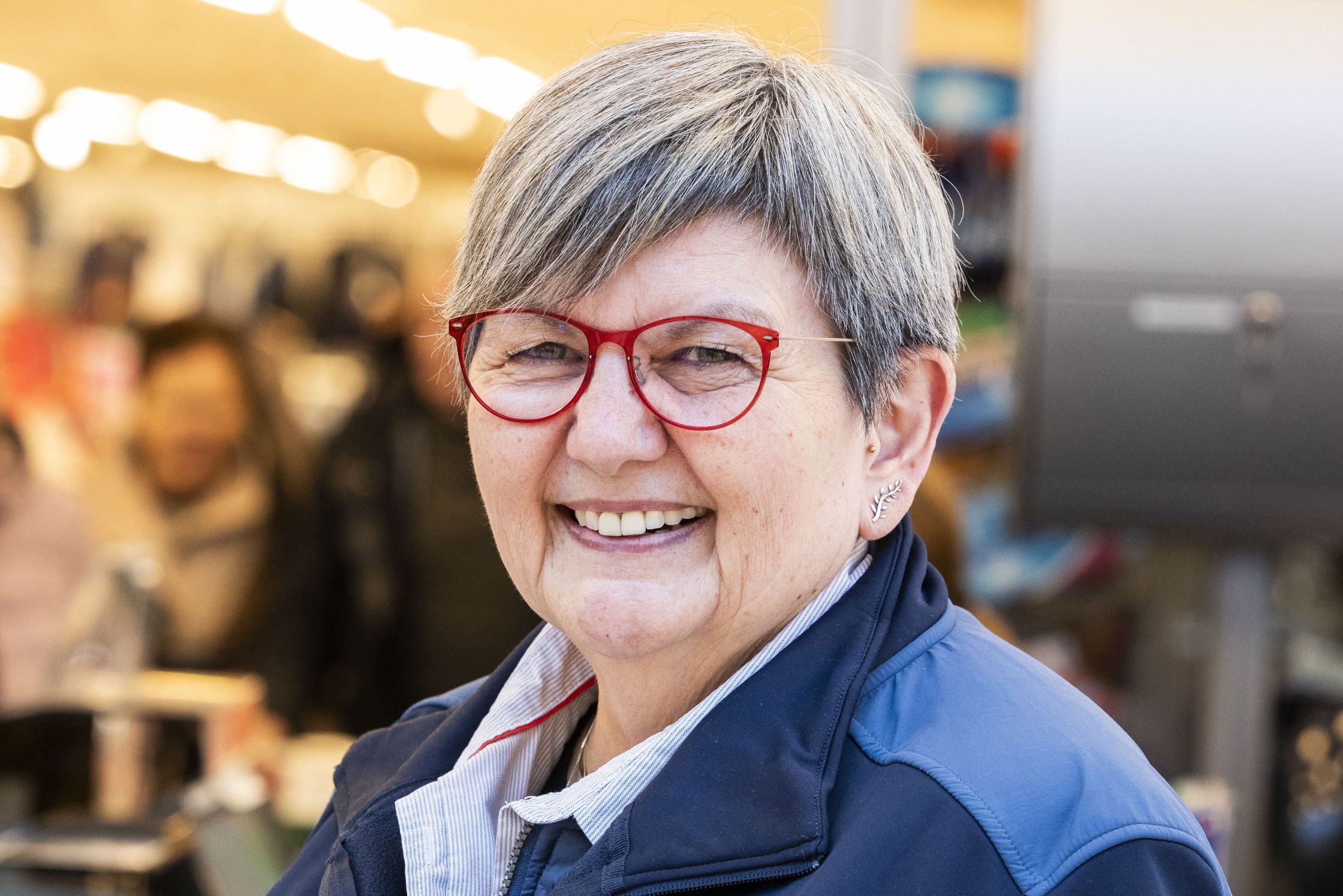 Lene Sindahl Nielsen har været i SuperBrugsen i Fensmark i snart 14 år. Foto: Hjemmet