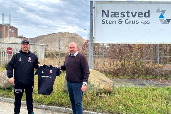 HGQs sponsorchef Kim Terp og direktør for Næstved Sten og Grus, Flemming Schou. Foto: Presse