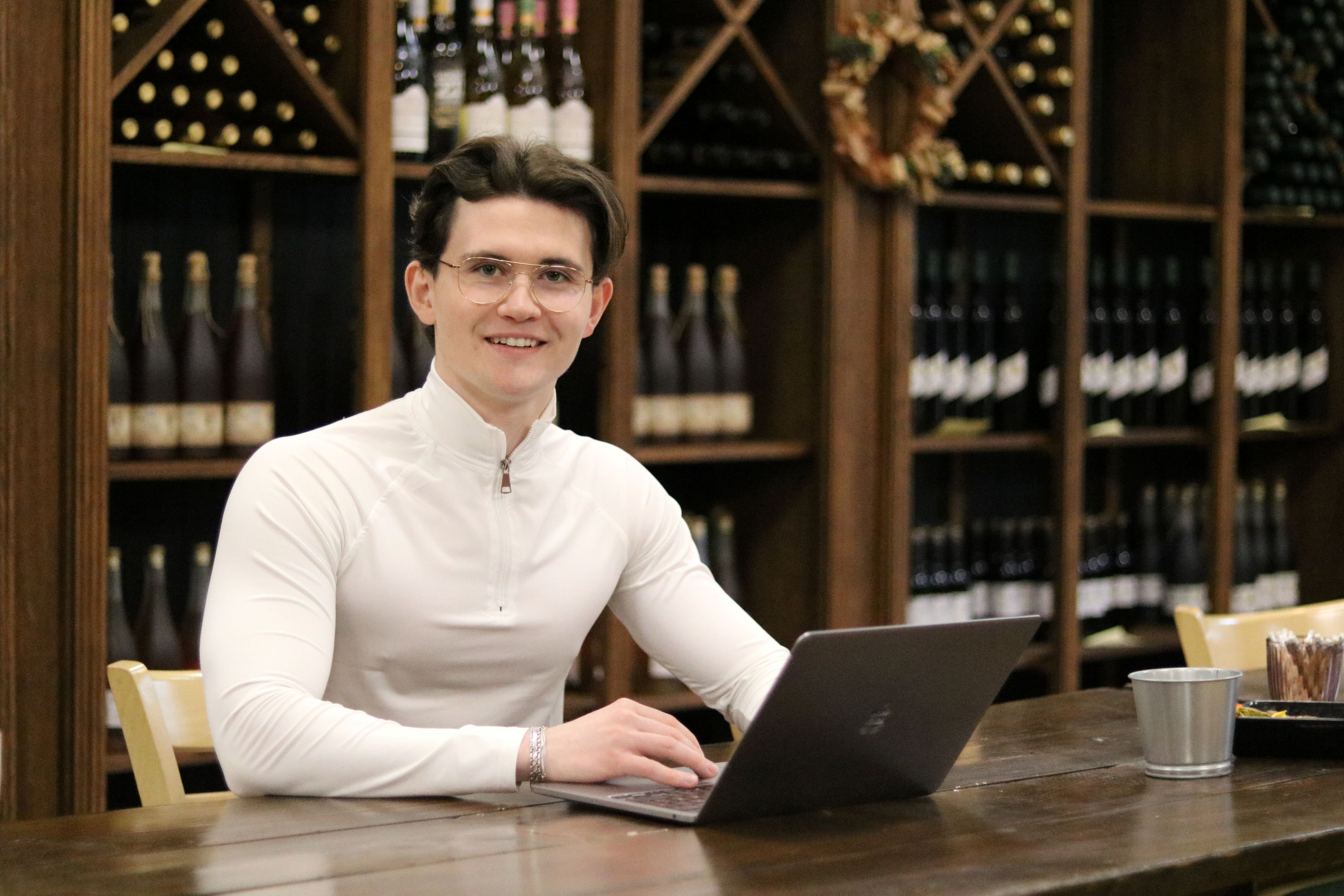 Marius Rye startede med at lave opslag for familievirksomheden Vesterhave Vingaard. Foto: John Ringstrøm