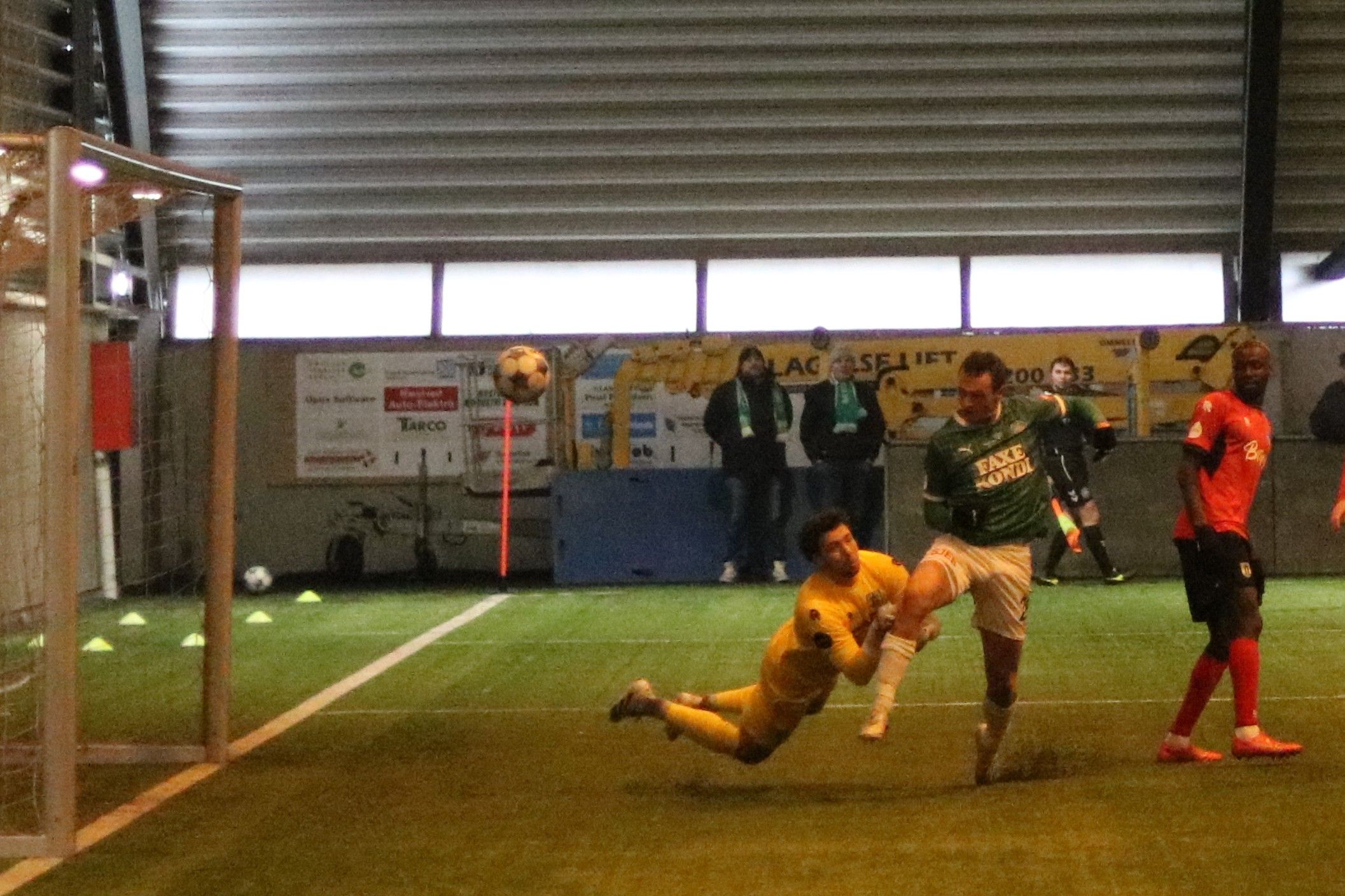 Tobias Elmelund gør det til 1-0 for Næstved i træningskampen mod Helsingør. Foto: John Ringstrøm