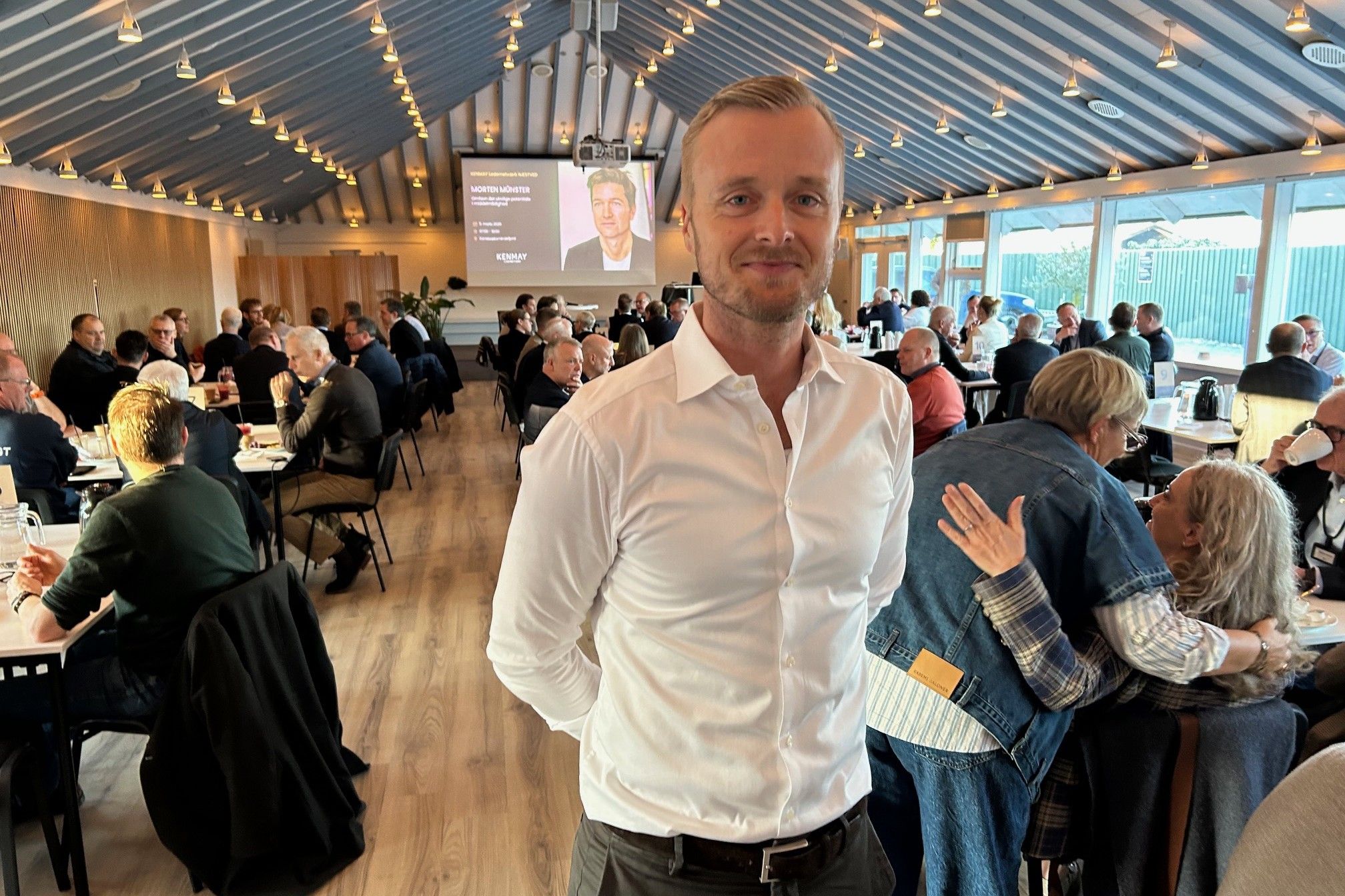 Kennet Mayland glædede sig over endelig at have fået Morten Münster til at komme og holde foredrag for sine medlemmer. Foto: John Ringstrøm