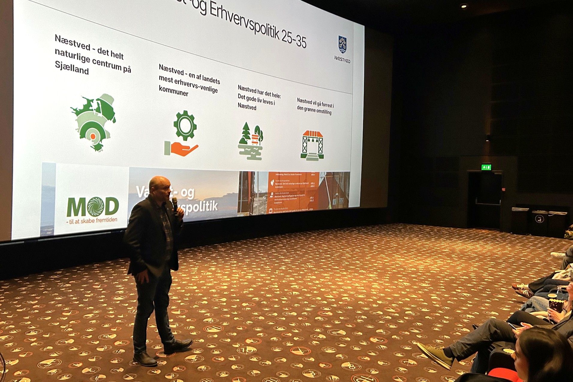 Næstveds Borgmester Kenneth Sørensen bød velkommen med håb om, at det gode samarbejde med Næstveds erhvervsliv fortsætter. Foto: John Ringstrøm