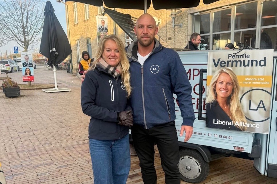 Kasper Schneider startede dagen på Haslev Station med Pernille Vermund. Foto: Privat