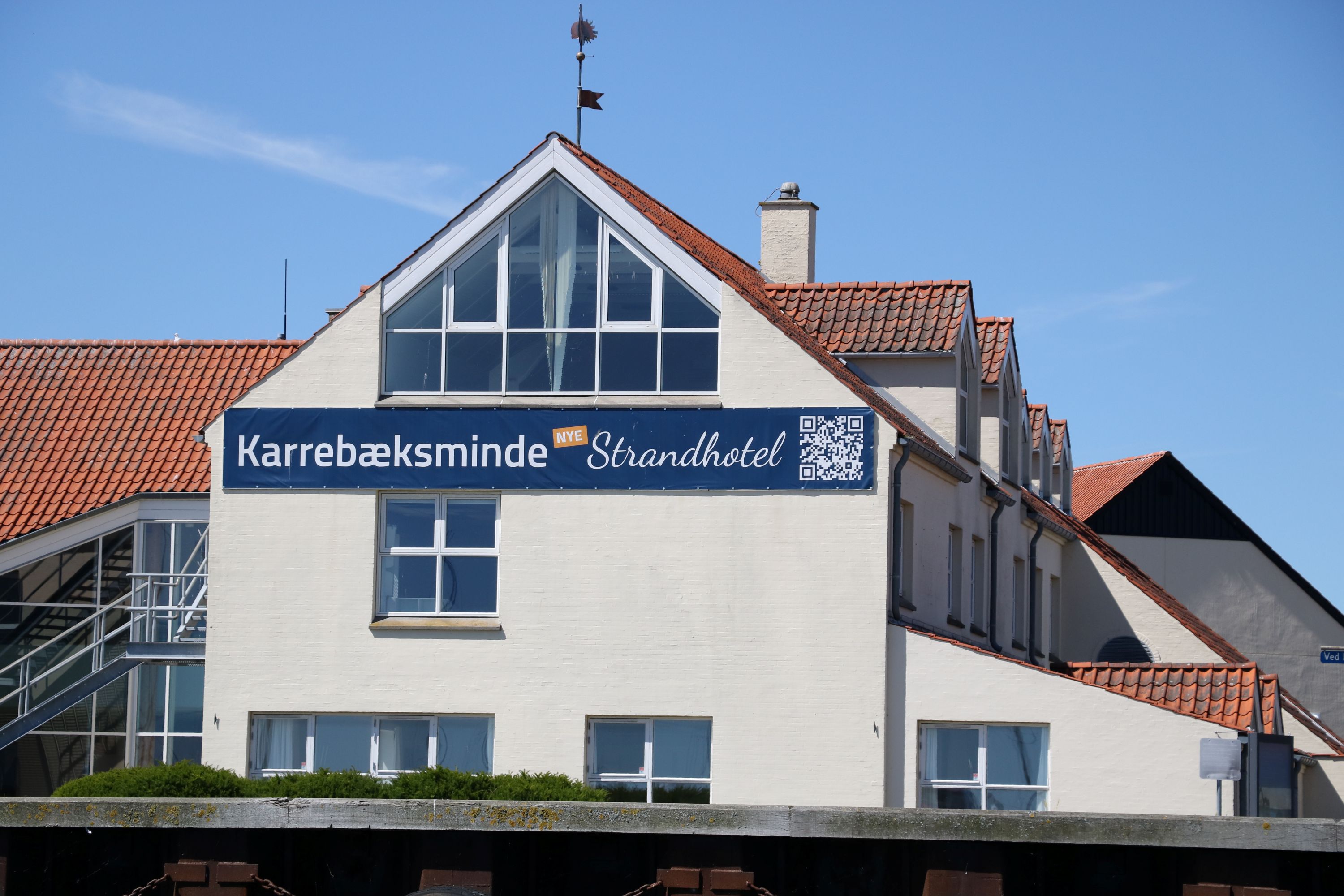 Karrebæksminde Strandhotel, som det ser sig ud, inden ombygningen sættes i gang. Foto: John Ringstrøm
