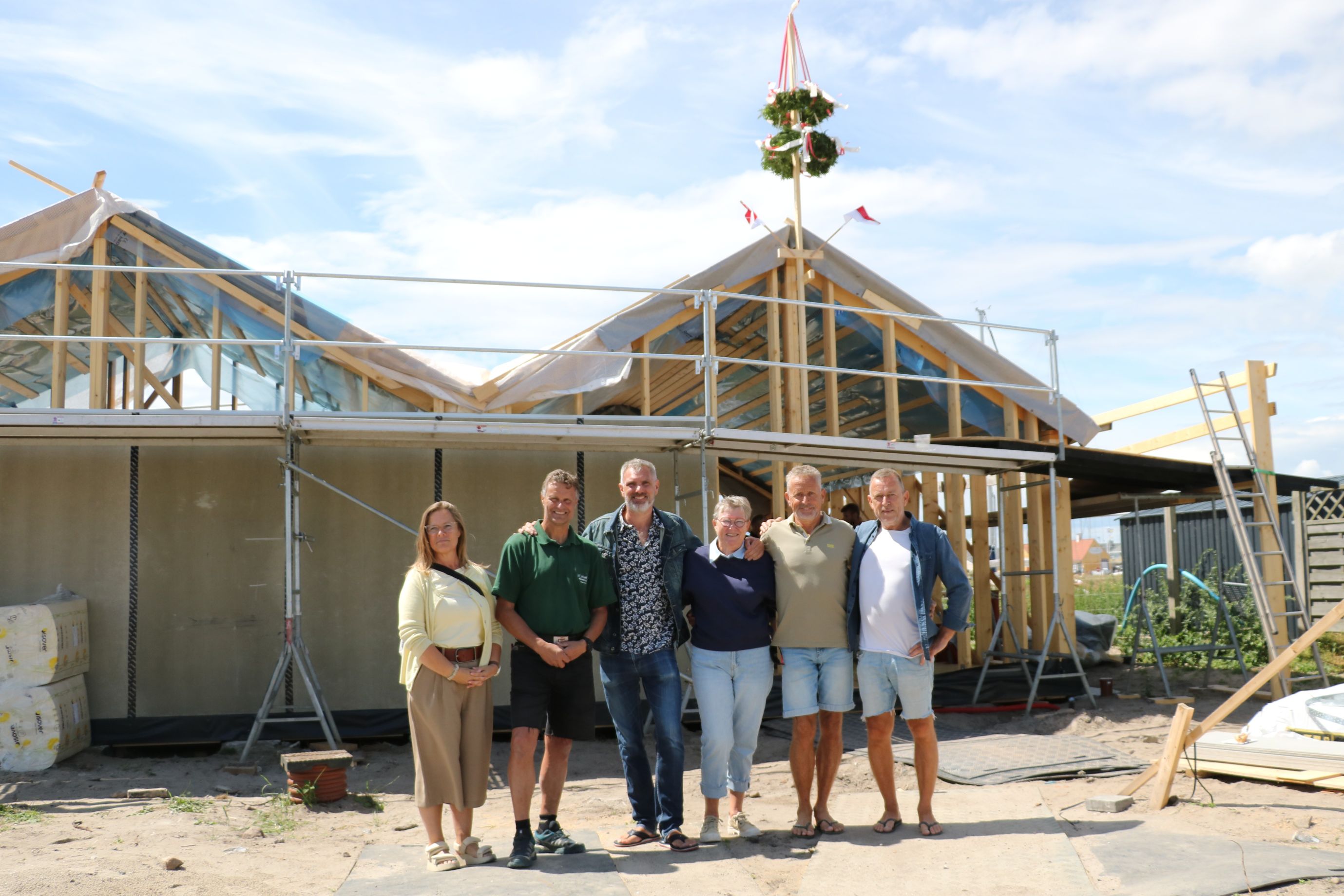 Isfuglens bestyrelse og tømrermester Michael Sommer. Fra venstre: Henriette Falkenberg, Michael Sommer, Lars Bauerlund, Jytte Christophersen, Jan Hansen og Jesper Vestergaard. Foto: John Ringstrøm
