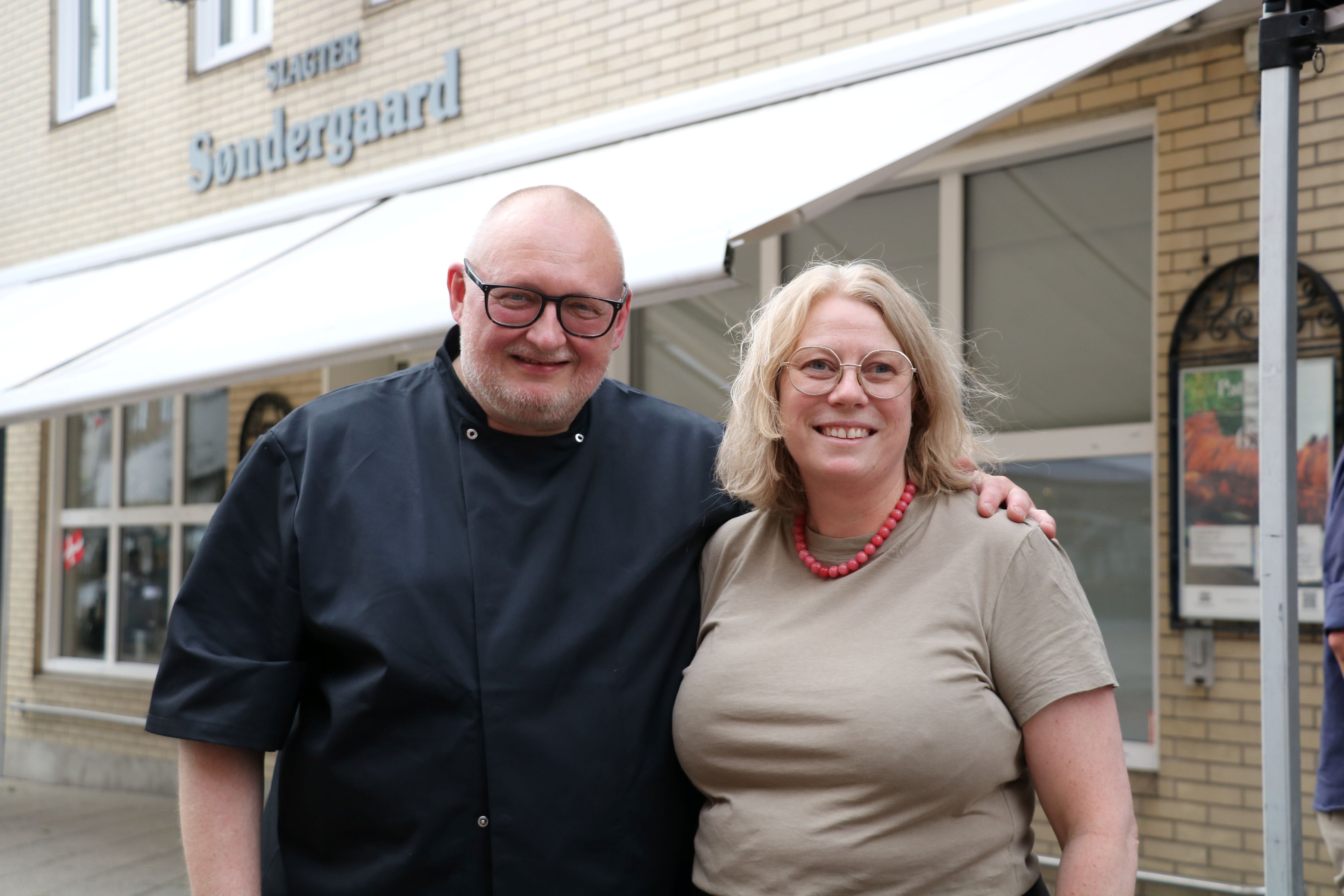 Slagter Kim Søndergaard og hustru glæder sig over deltagelsen ved NM. Foto: John Ringstrøm