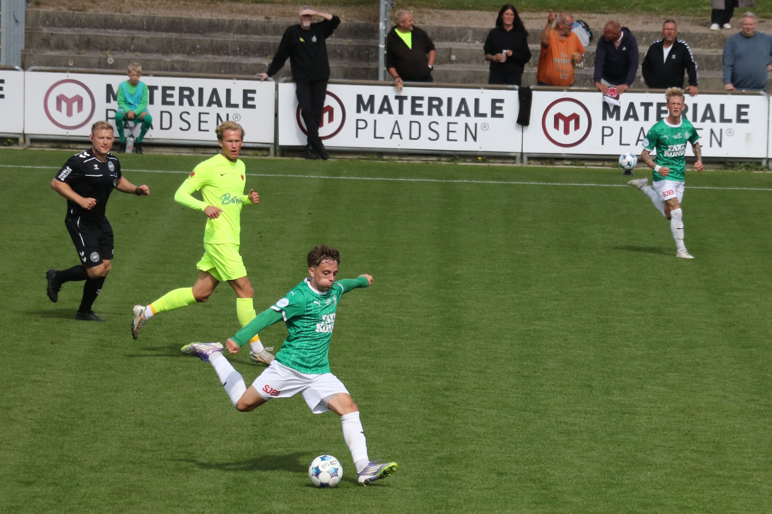 Bertram Kvist havde et forrygende efterår for Næstved, men dykkede lidt i form i foråret. Her er han i aktion mod Ishøj. Foto: John Ringstrøm