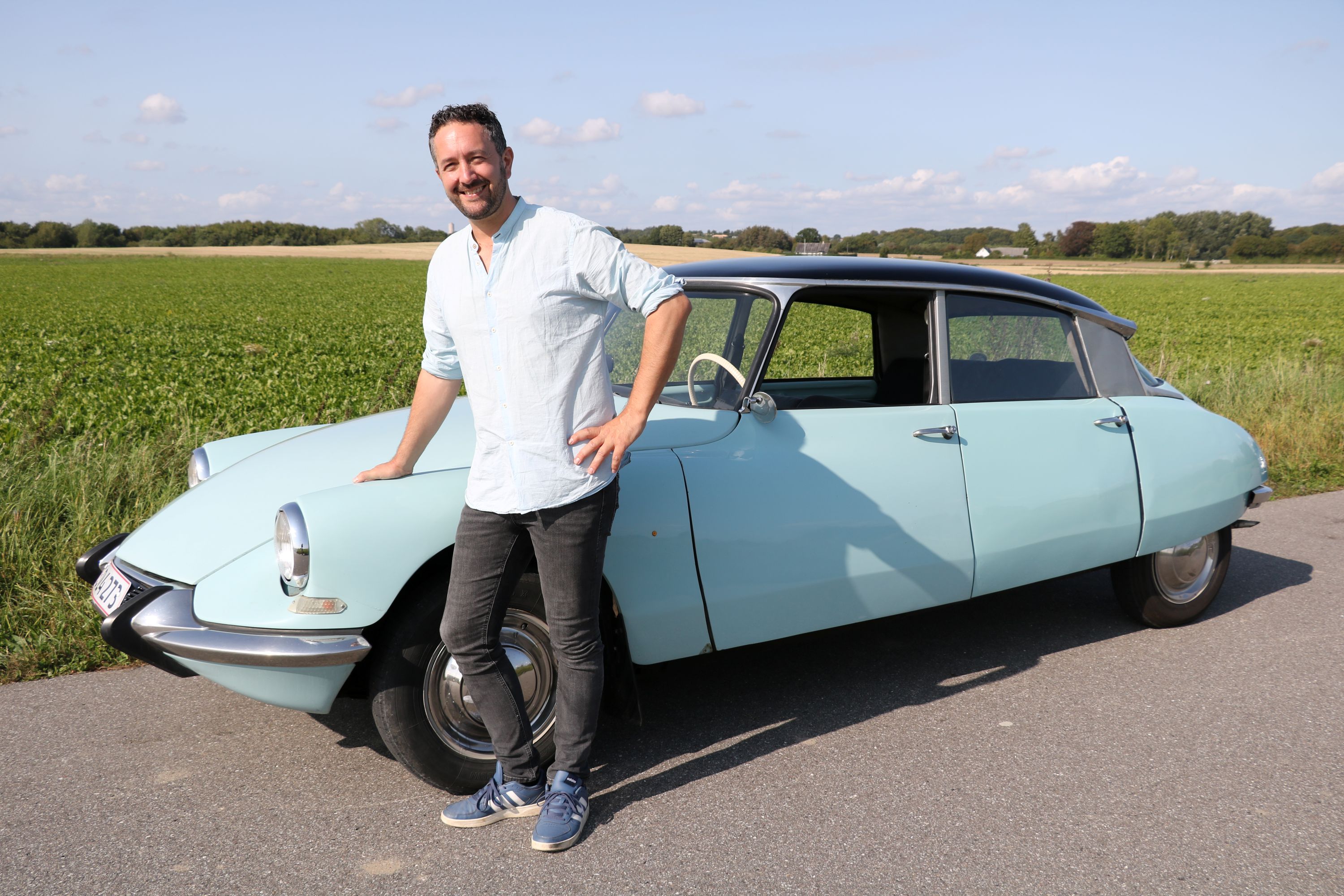 Bjarke Falgrens ikoniske Citroen fra 1963 bliver brugt flittigt. Blandt andet også på både hans CD- og LP-cover. Foto: John Ringstrøm