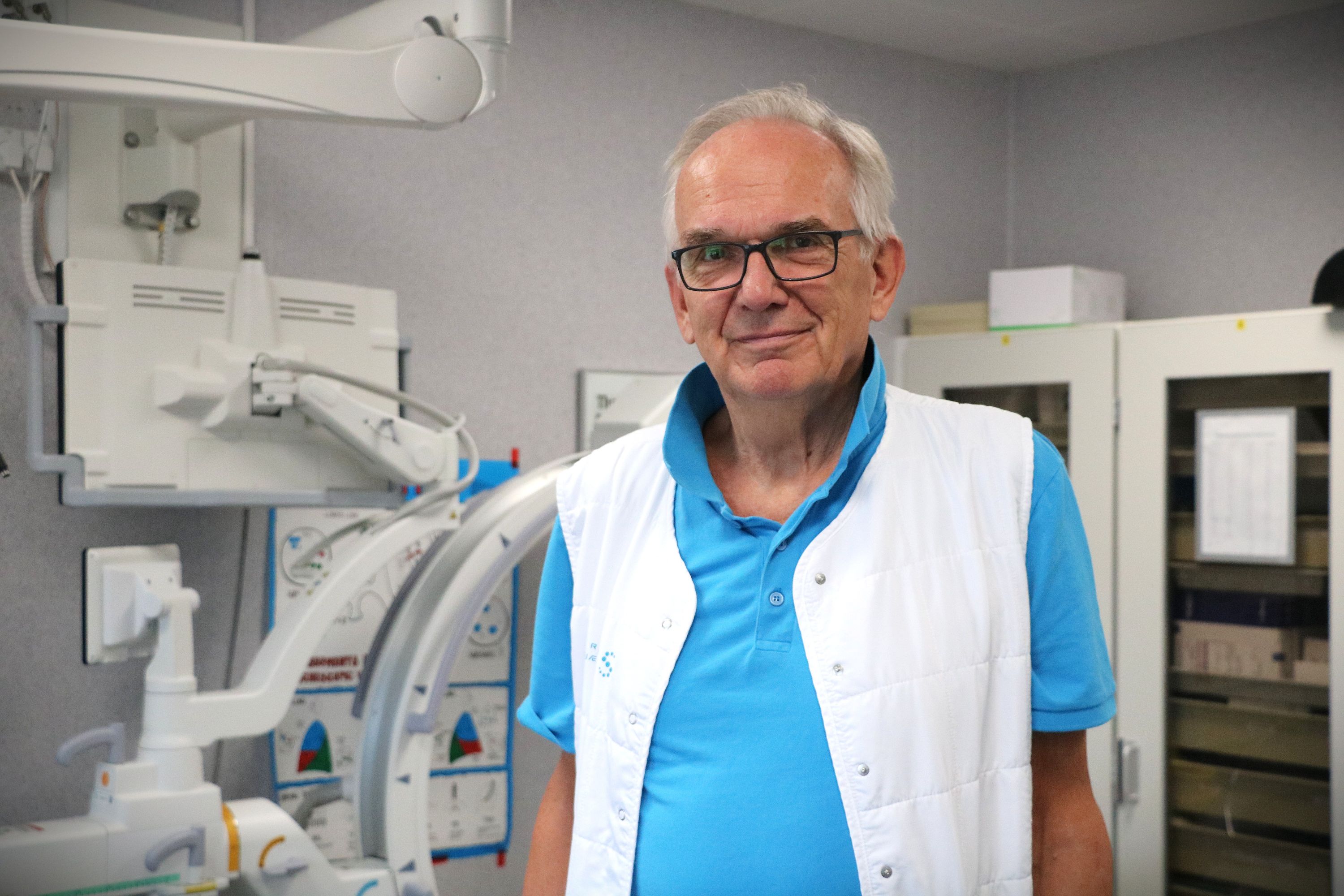 Asbjørn Høegholm er blevet 76 år men har ikke lyst til at forlade sit fag lige foreløbig. Foto: John Ringstrøm