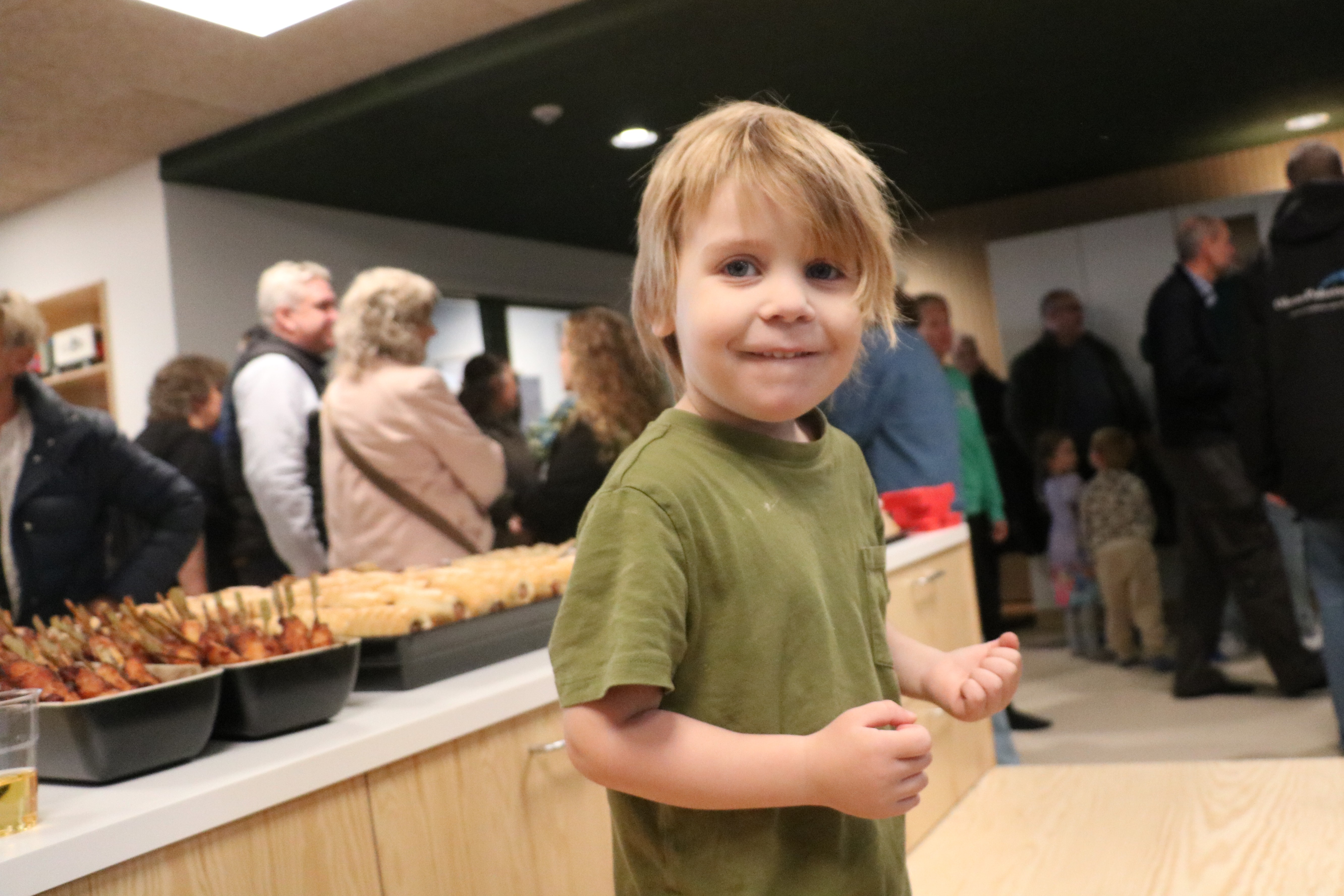 Smilene var store hos de børn, der deltog i indvielsen. Foto: John Ringstrøm