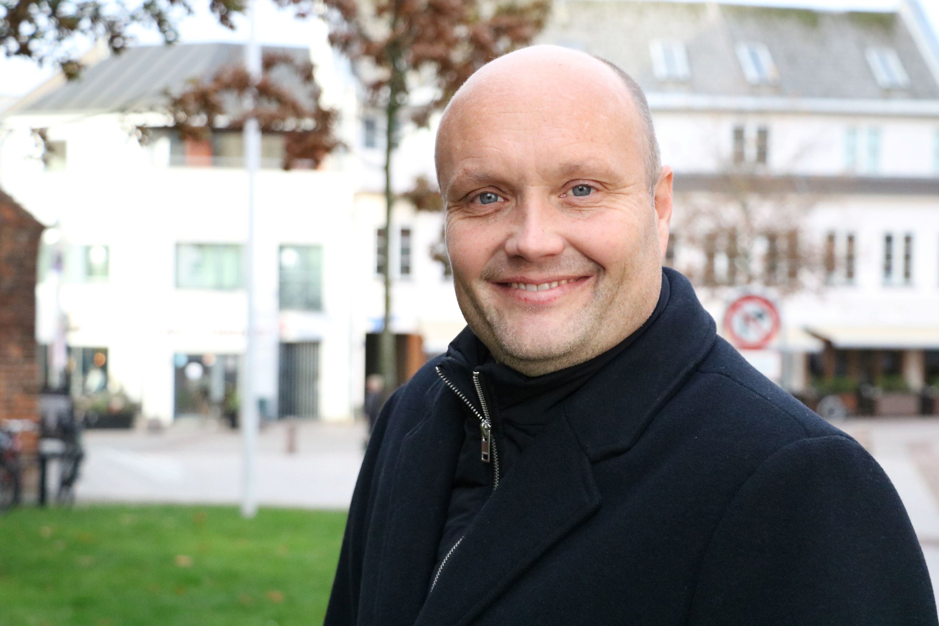 Med en baggrund som foreningsmand, håndværker, familiefar og fodbolddommer har Sørensen værktøjerne i orden. Foto: John Ringstrøm 