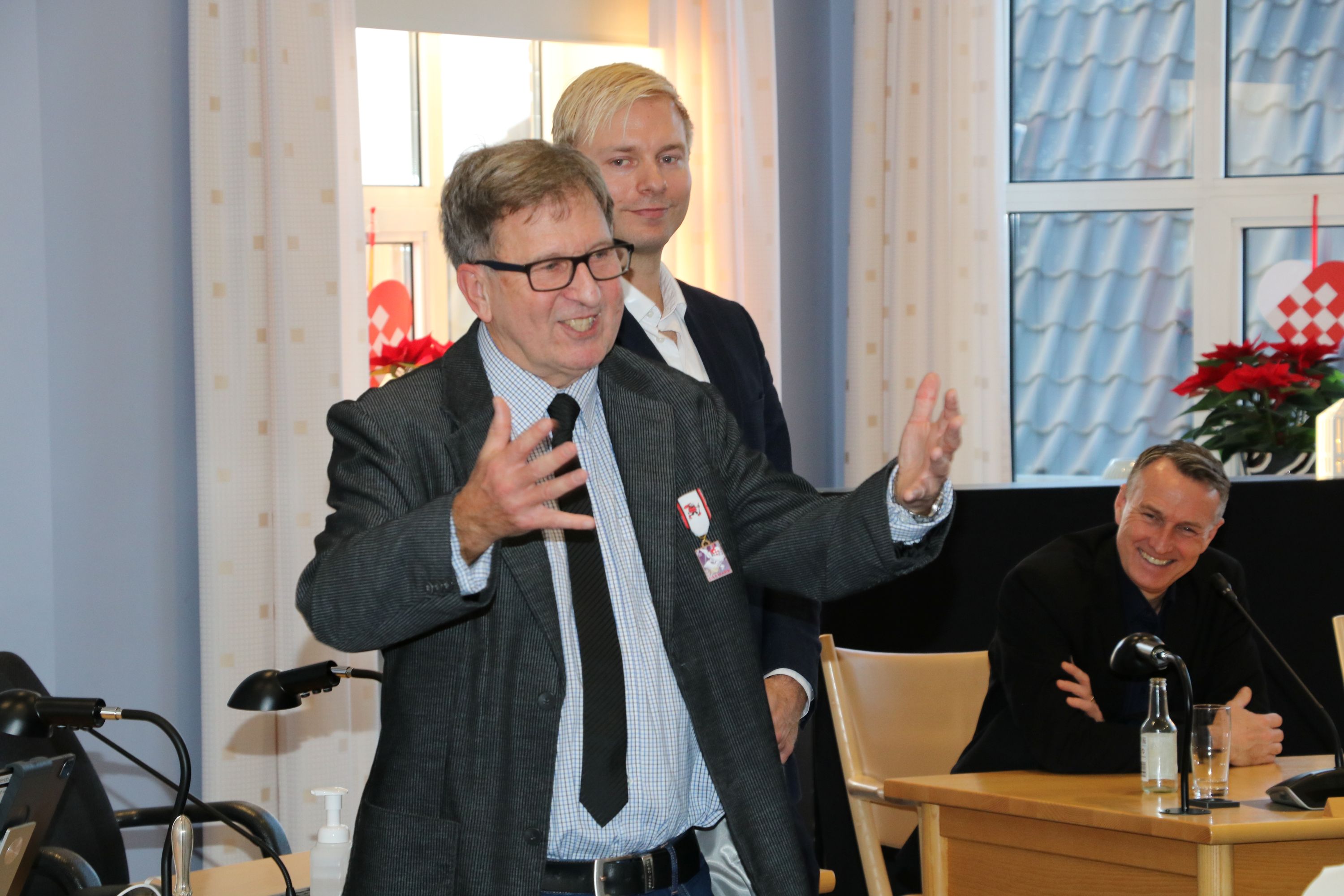 Per Sørensen som mange kender ham - med fagter og fortællinger. Foto: John Ringstrøm