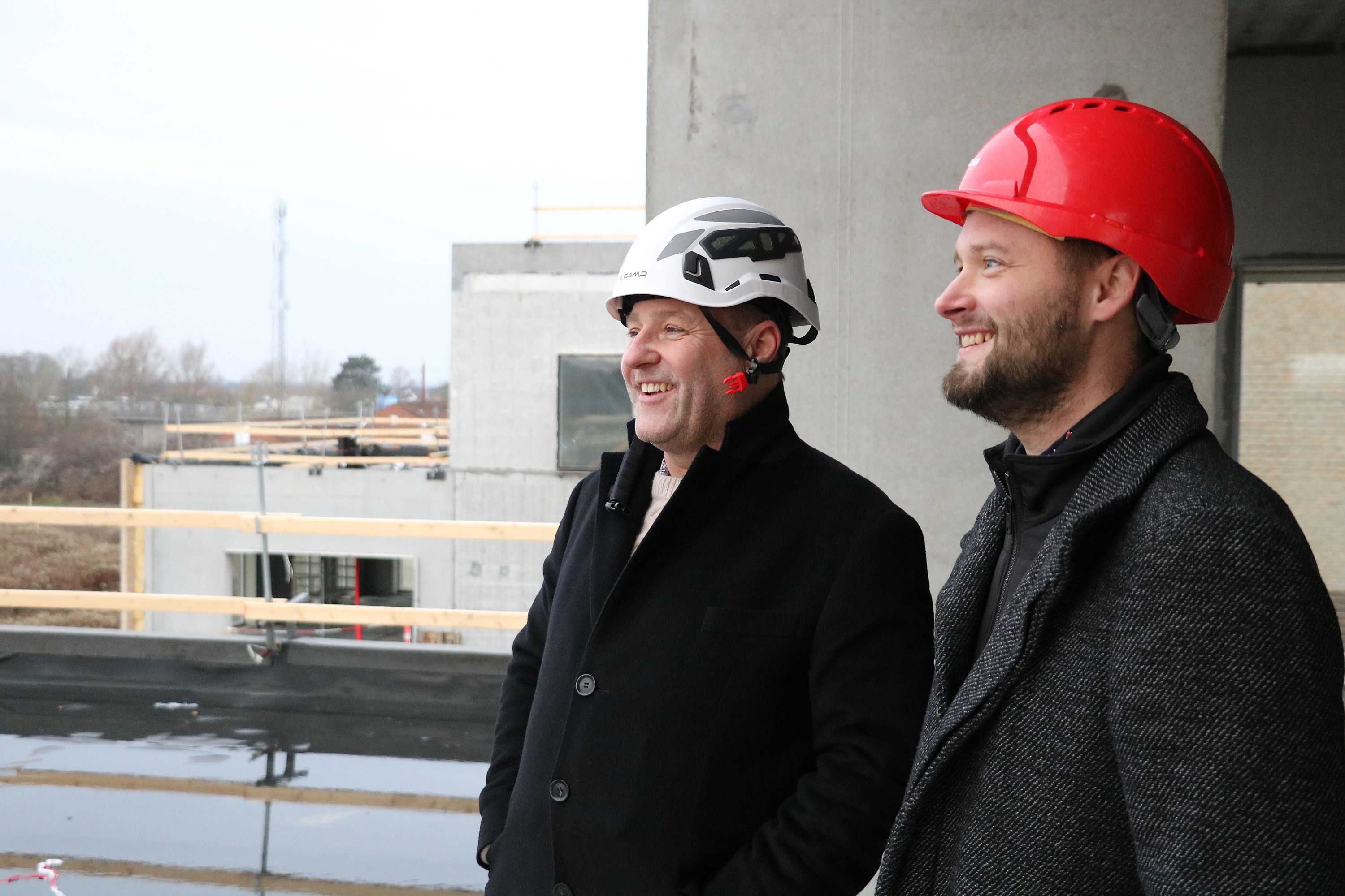 Frederik Hansen (t.v.) fra FLY Ejendomme og Nicolai Gudkov fra Skark har haft et tæt samarbejde om udviklingen af Smedemosen. Foto: John Ringstrøm