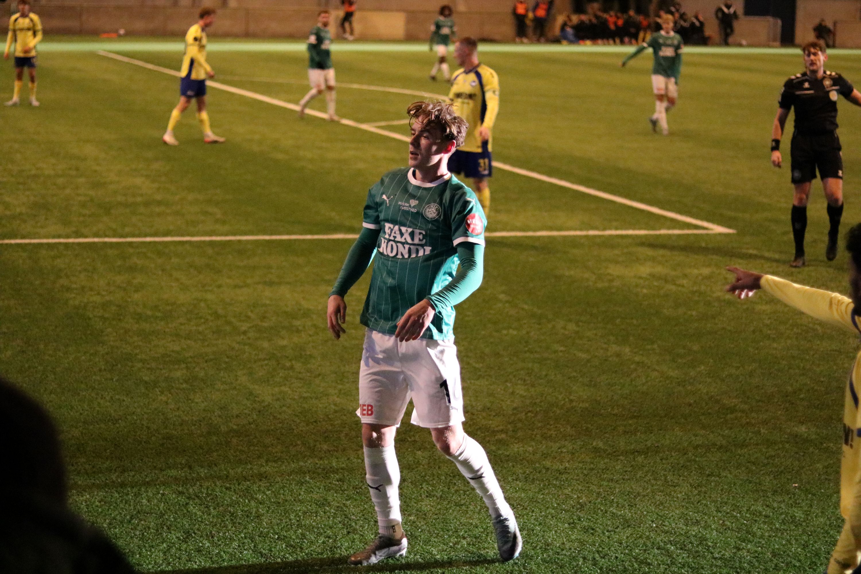 Mathias Jørgensen spillede en god kamp for Næstved. Her er han i aktion mod HB Køge. Foto: John Ringstrøm