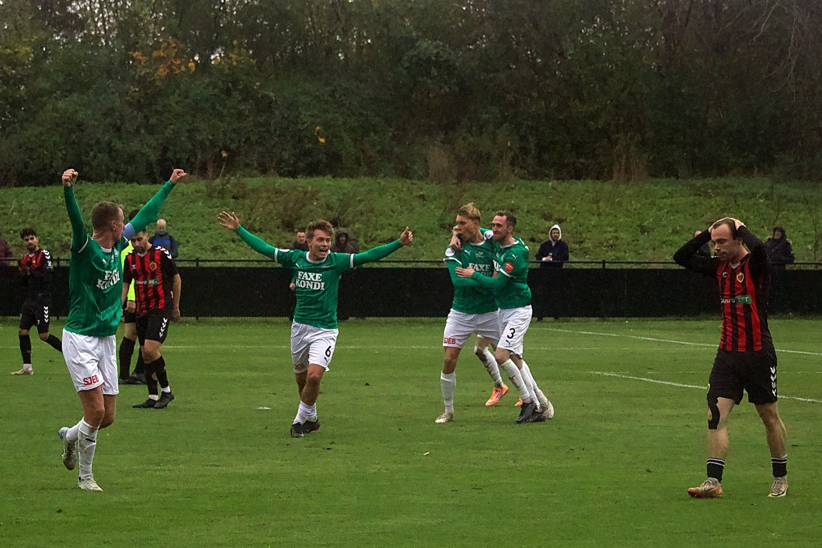 Aksel Halsgaard har bragt Næstved på sejrskurs med målet til 2-1. Foto: De Grønne fra Næstved
