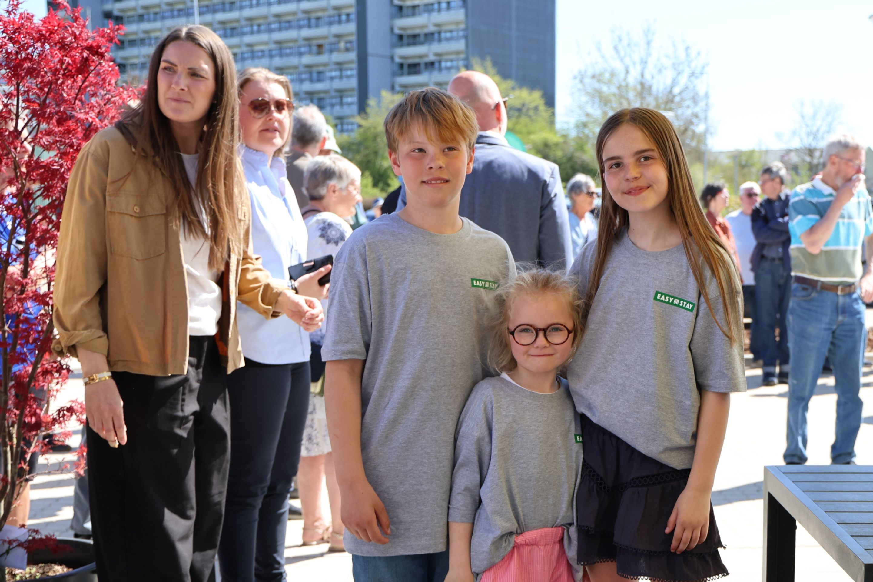 Næste generation af Mayland-familien var selvfølgelig også med. Fra venstre Folmer, Esther og Leonora. Foto: John Ringstrøm