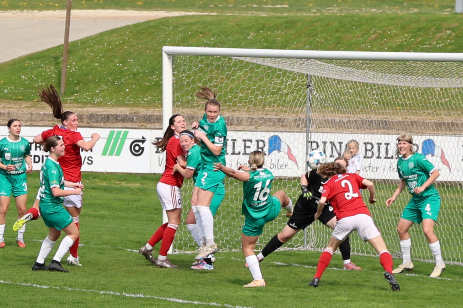 Sundbys nummer to, Camilla Hansen, gør det til 3-3 kort efter pausen. Foto: John Ringstørm