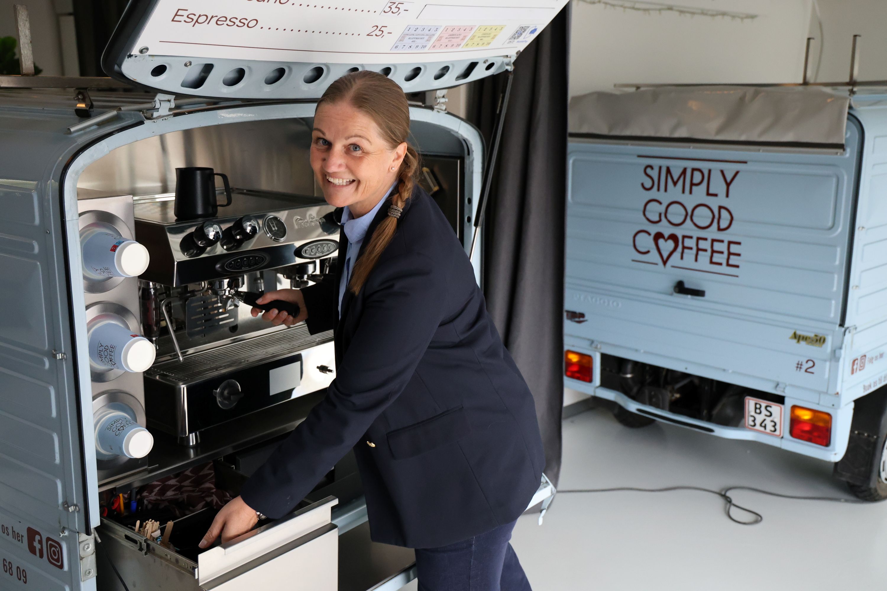 Der bliver nørdet kaffe hjemme i privaten, hvor Stina Blichfeldt og hendes mand Jakob har indrettet en "kaffe-garage". Foto: John Ringstrøm