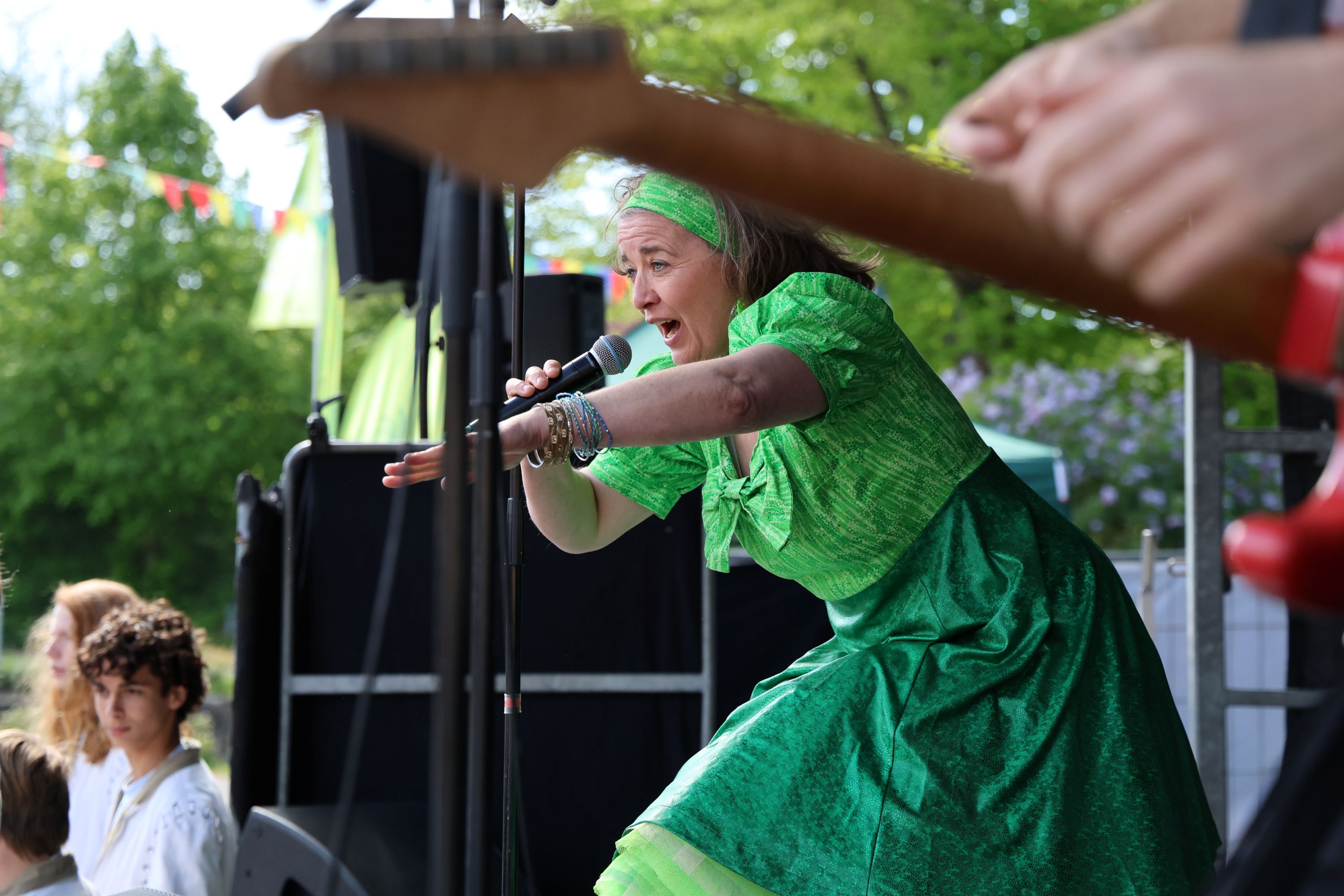 Ulla Britt Simonsen i front for Ulla Abdullas Cocobongoband. Foto: John Ringstrøm