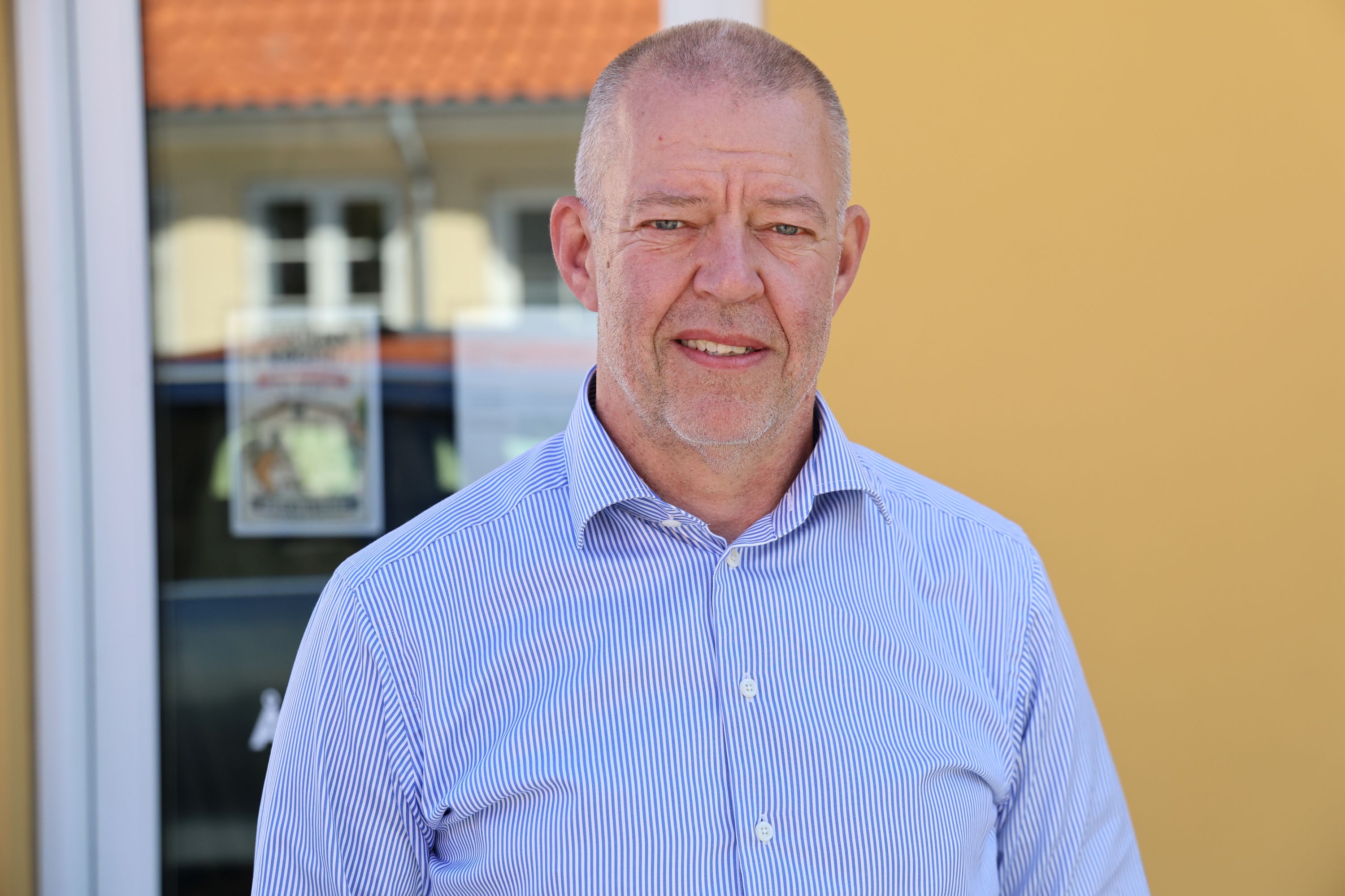 Mikael Buse er sikker på, han får travlt i Karrebæksminde, hvor sommerhusmarkedet går rigtig godt. Foto: John Ringstrøm