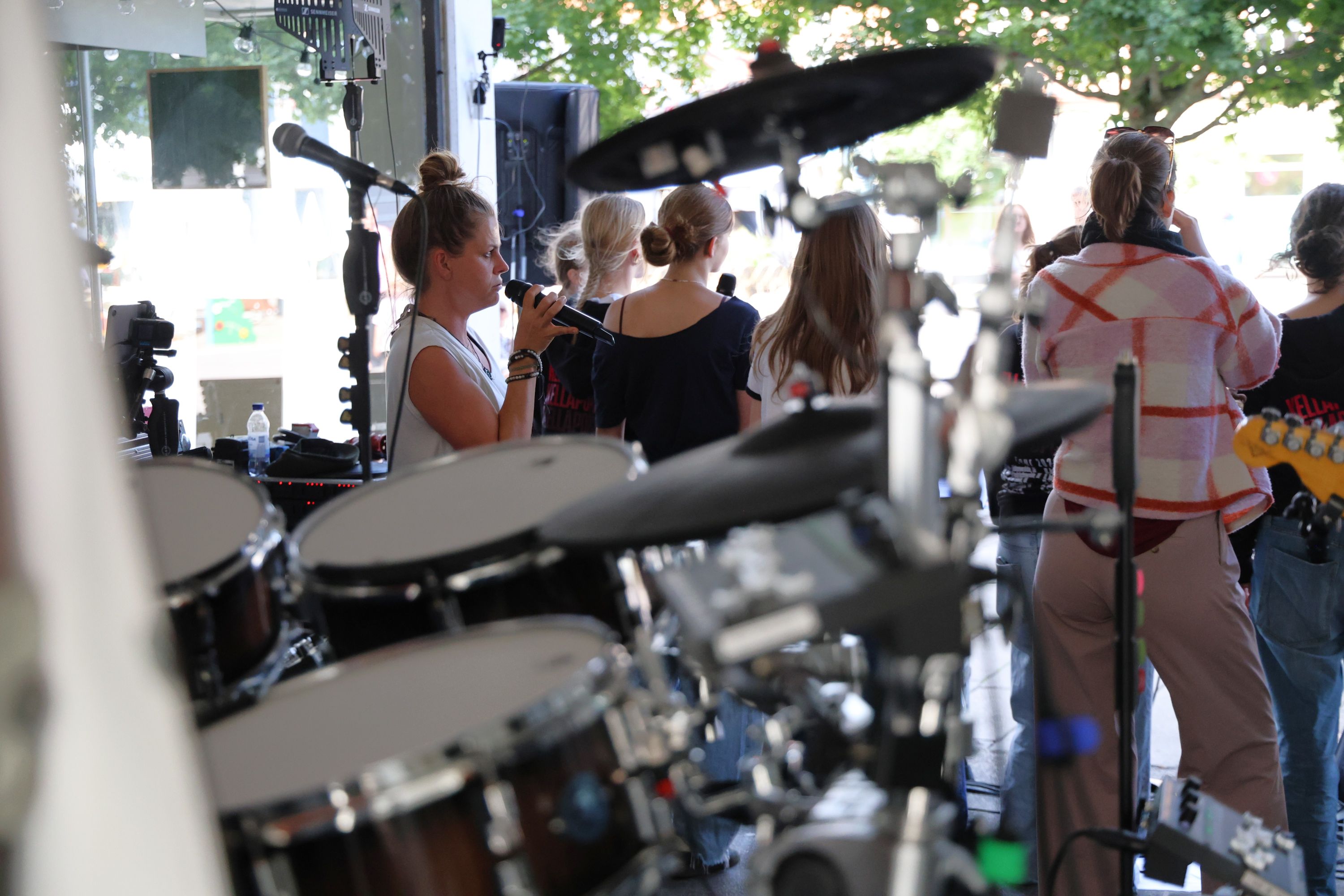 Korleder Maria Juch styrede tropperne mellem band og sangere. Foto: John Ringstrøm
