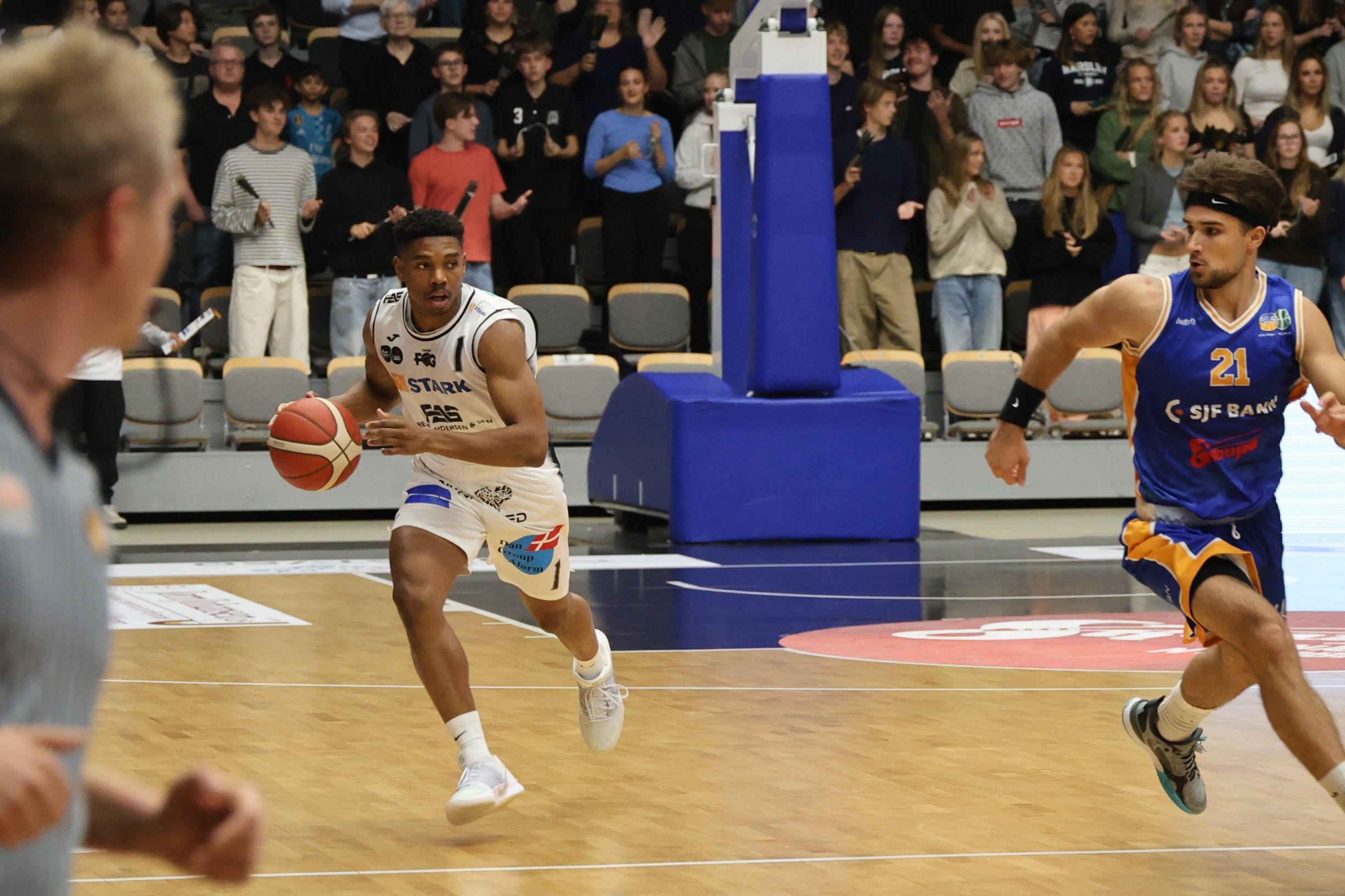 Julian Larry blev Næstveds topscorer med 18 point. Foto: John Ringstrøm