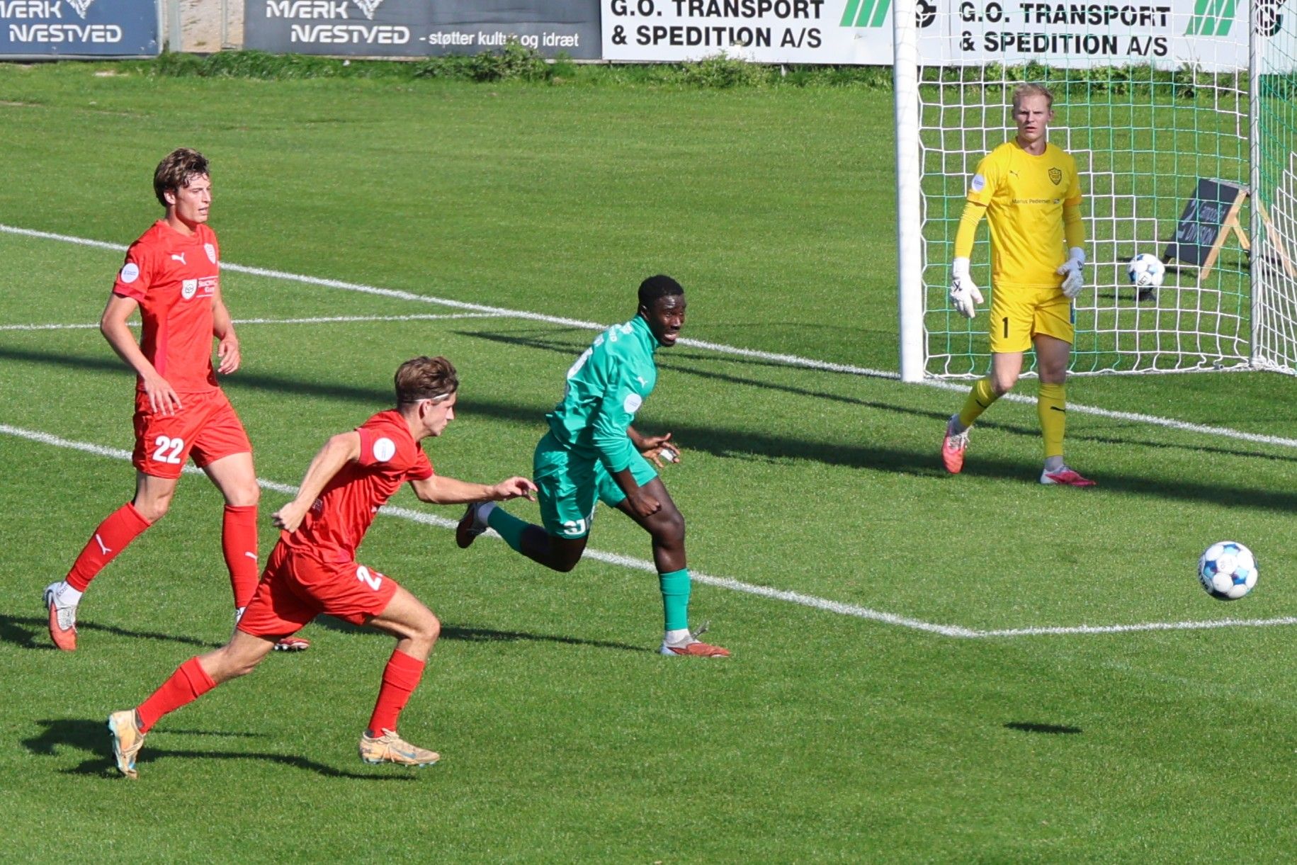 Justin Shaibu på jagt efter bolden. Foto: John Ringstrøm