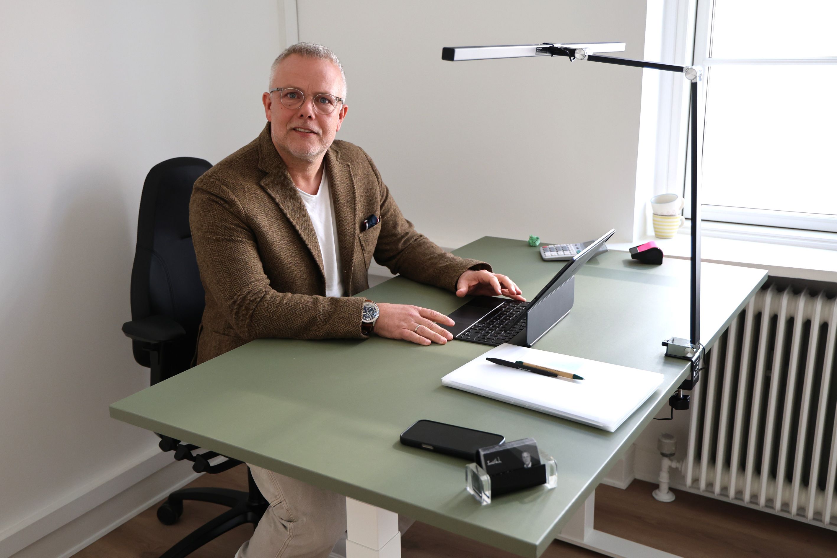 Preben Buckflash har selv kontor i huset og driver Buckflash Business- og Mentorcoach. Foto: John Ringstrøm