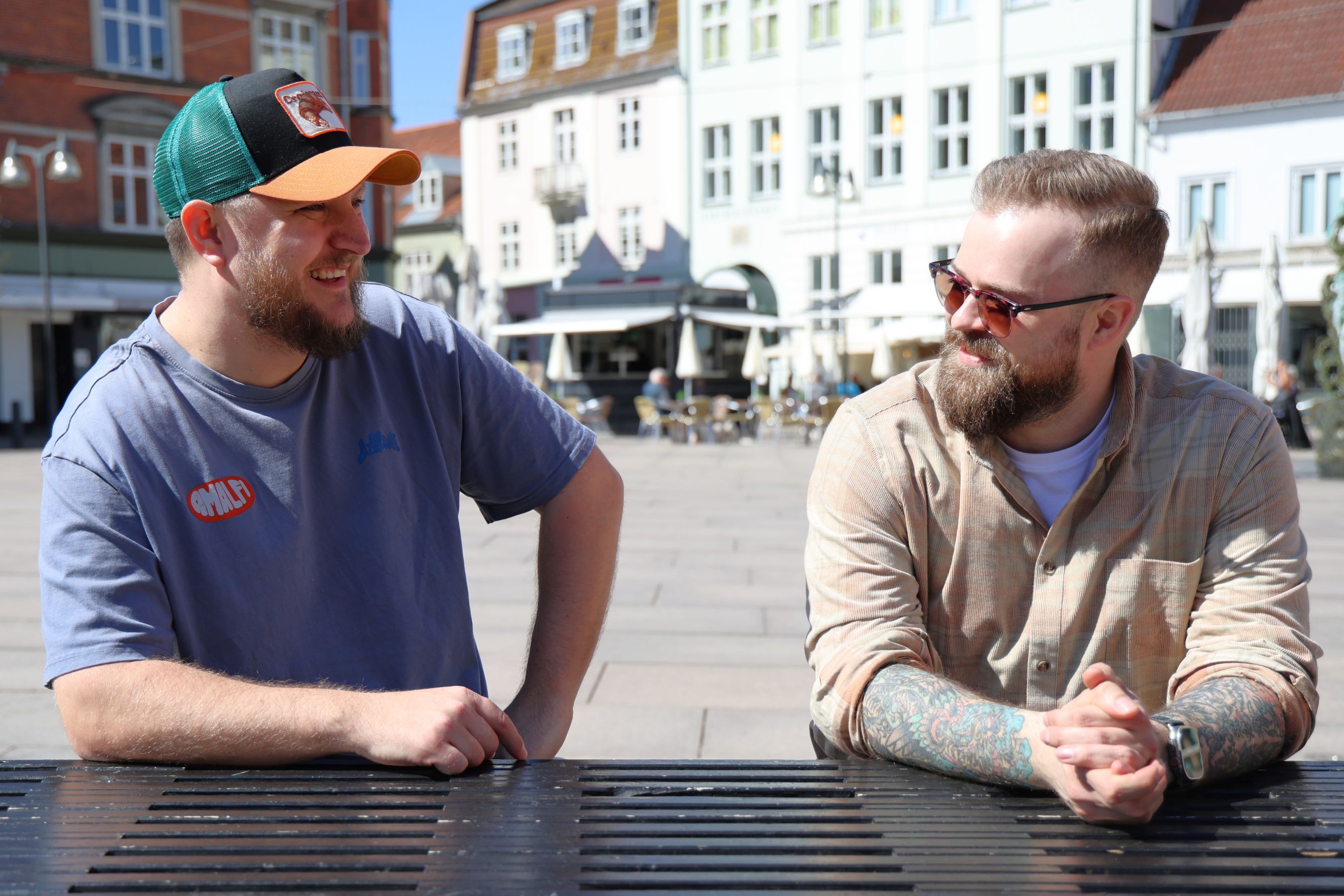 Morten Høgh (t.v.) og Martin Nørgaard beder guderne om godt vejr 30. maj. Foto: John RIngstrøm