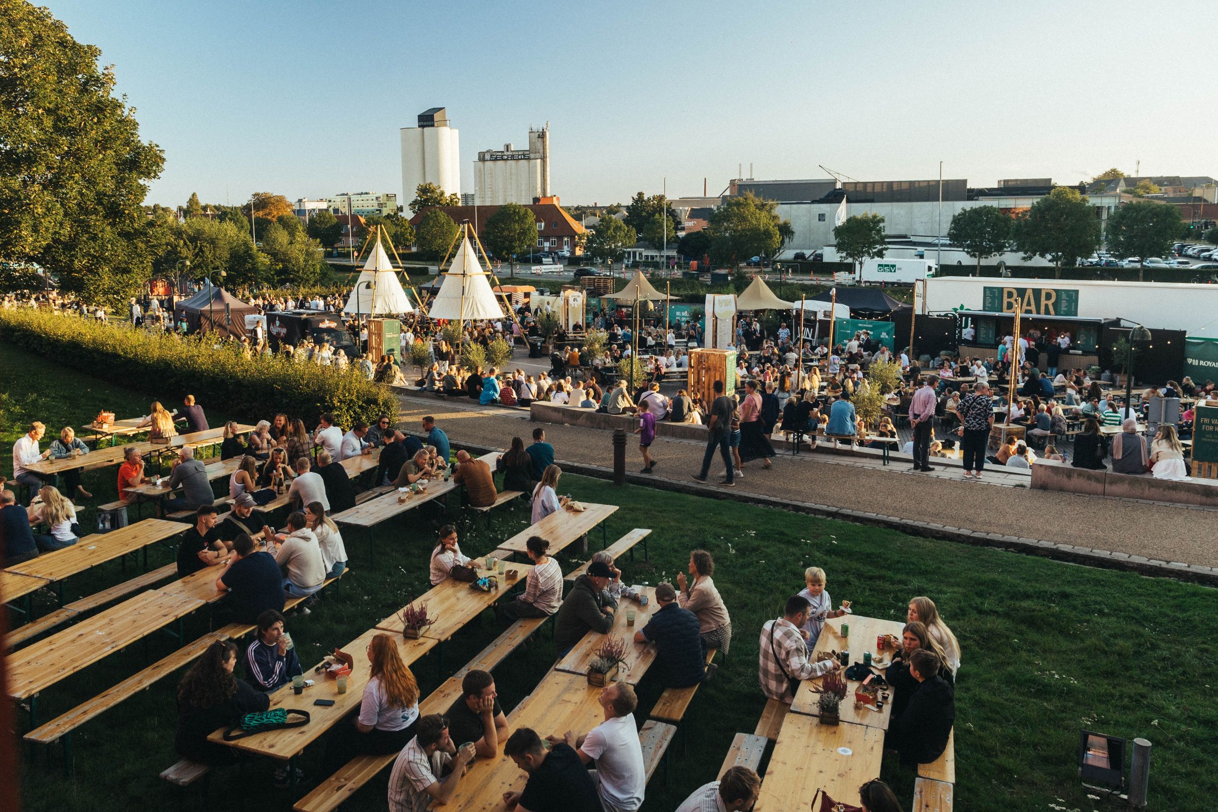 Sidste år var første gang, madfestivalen fandt sted ved den fritlagte Suså. Foto: Mad & Kultur