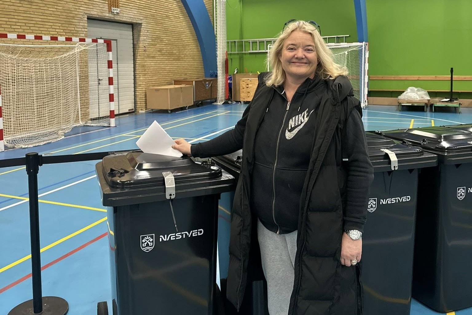 Mia Linda Møller afgav sin stemme i Arena Næstved og tog senere på aftenen til Moderaternes valgfest i København. Foto: Privat