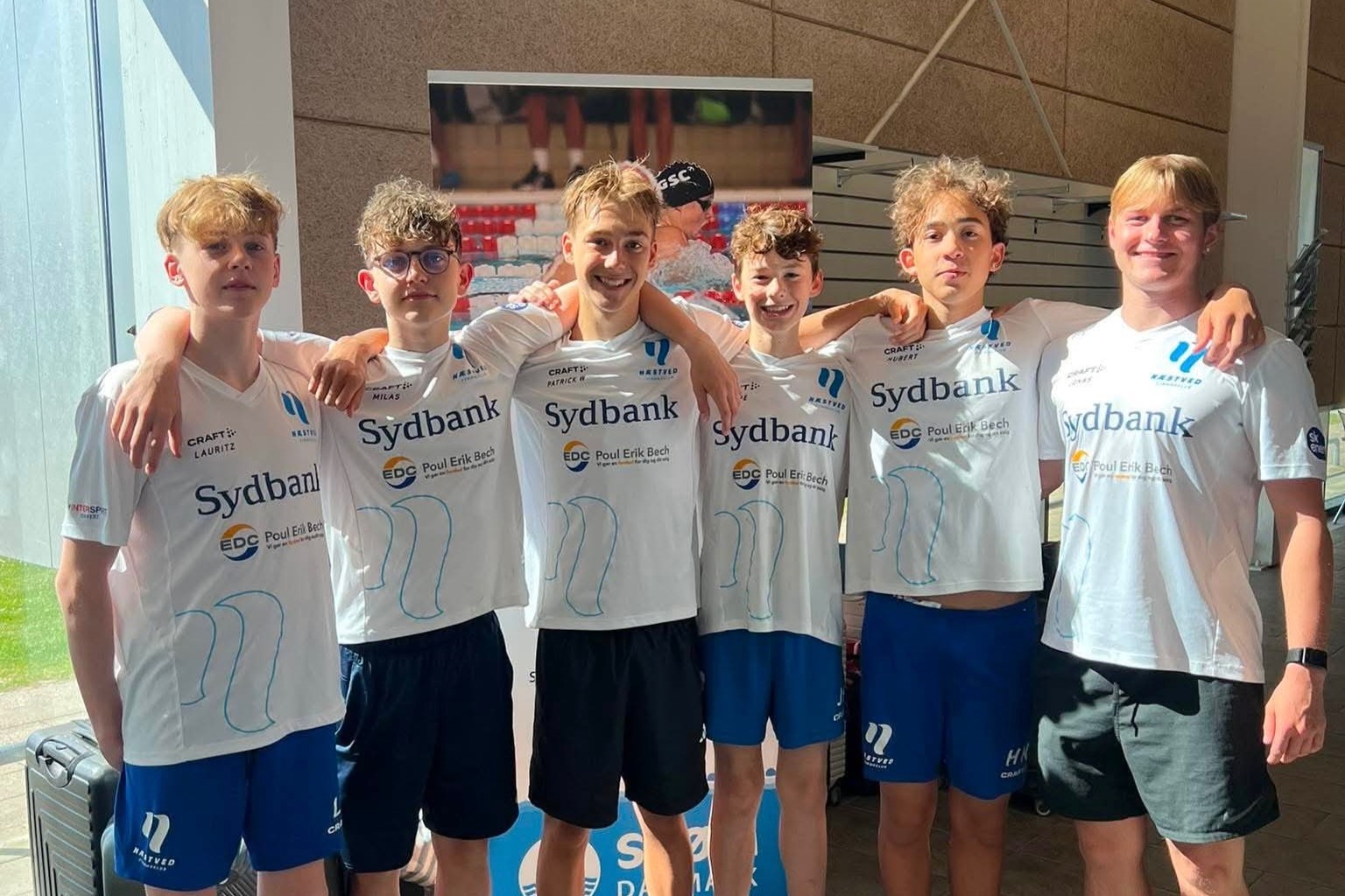 Lauritz Jespersen, Milas Nielsen, Patrick Wobbes, Jeppe Bøchmann Pheiffer, Hubert Nissen og træner Jonas Hansen. Foto: Privat