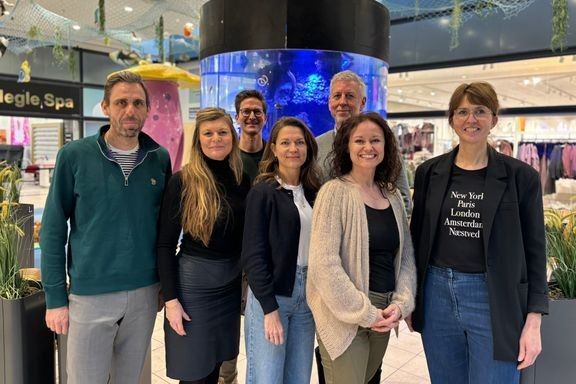 Partnerne bag NæverGreen glæder sig til at skyde det fælles initiativ i gang ved kickoff den 24. februar 2026. Fra venstre ses centerchef Daniel Juul Simonsen fra Sct. Jørgens Park, centerchef Alida Christiansen fra Næstved Storcenter, citychef Nicolaj Lund Jensen fra Næstved Cityforening, Rebecca Dalhoff og Ditte Nystrand fra Næstved Kommunes Virksomhedsservice, samt Michael T. Elgaard og Signe Munch-Pedersen fra Ressource City i Næstved Kommune. Foto: Ressource City