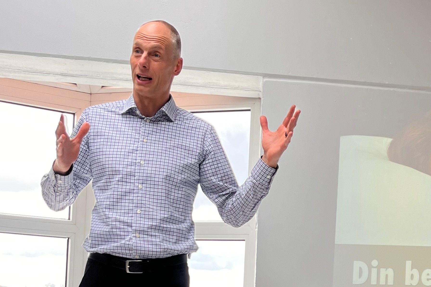 Nytårsforsætter fejler sjældent på vilje – men på vilkår,” siger Thomas Munksgaard fra Vitali i Næstved, der til daglig rådgiver virksomheder om sundhed, søvn og ledelseskapacitet.