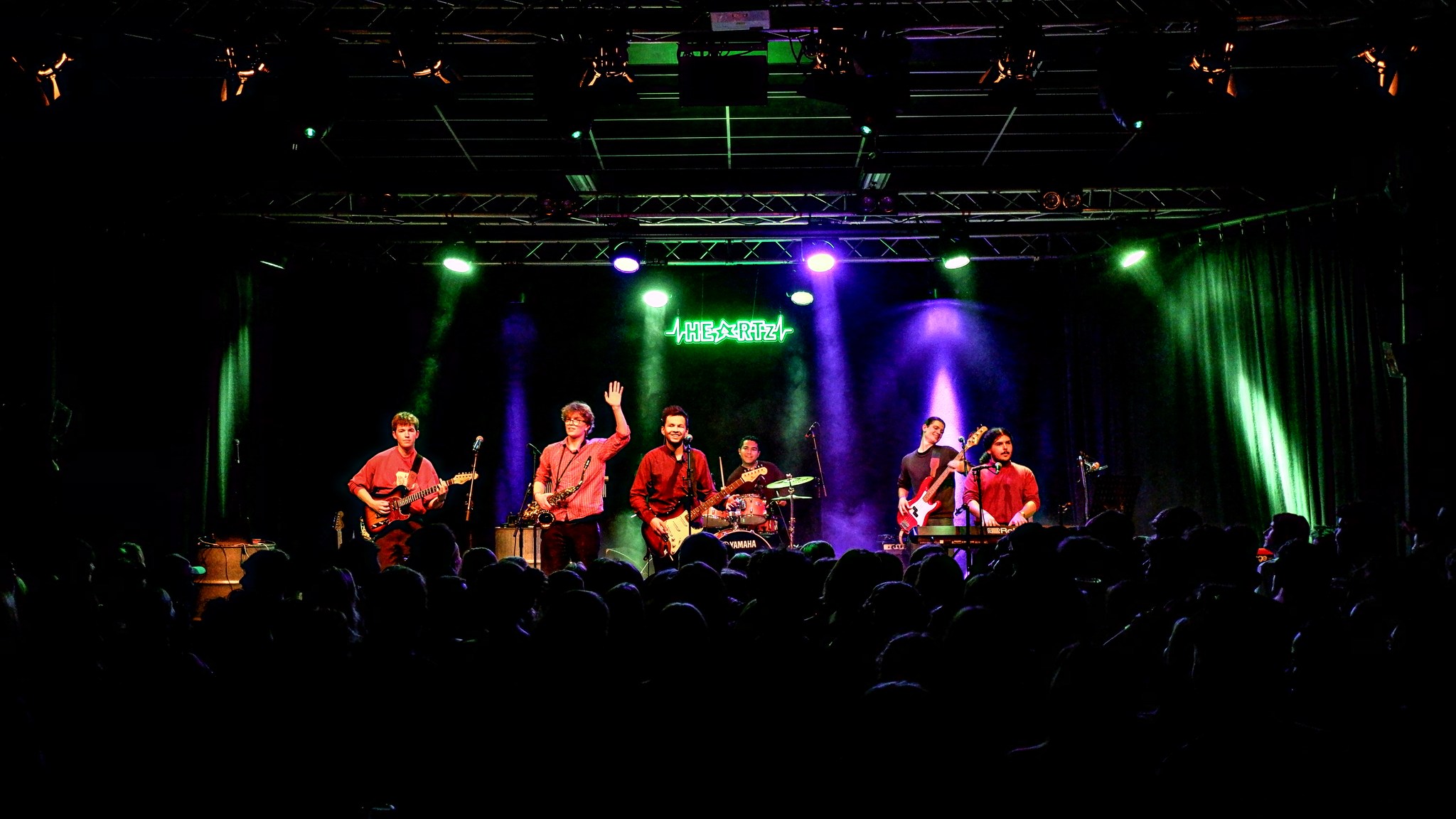 John Clausen er frontfigur og Elias Solnør sidder bag tangenterne. Foto: Anna Michaelsen