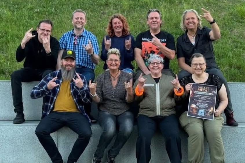 Bestyrelsen består af bagerst fra venstre: Søren Kamper, Martin Bech Østergaard Jensen, Freja Thorup Kristiansen, Alvin Bielefeldt og Mads Skytte-Nielsen. Forrest fra venstre: Rasmus Klima, Pernille Skytte-Nielsen, Maria Tyzak og Marianne Gaasekjær Stougaard. Foto: Privat