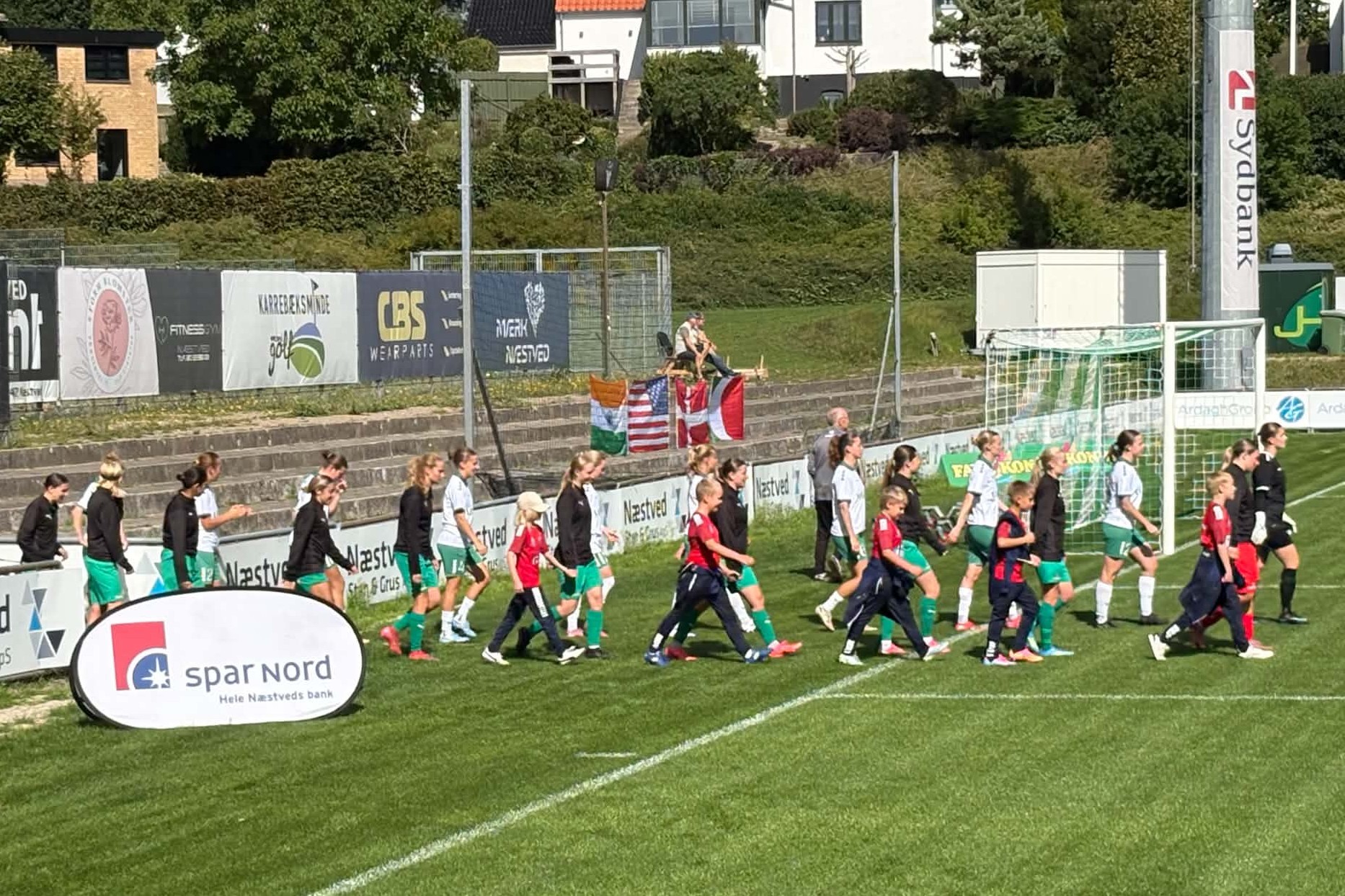 Bolddrenge fra Fuglebjerg/Sandved-Tornemark IF fulgte holdene på banen. Foto: Privat