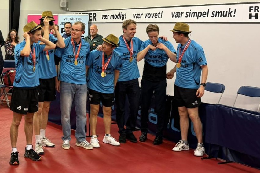 Næstveds guldvindere fra venstre: