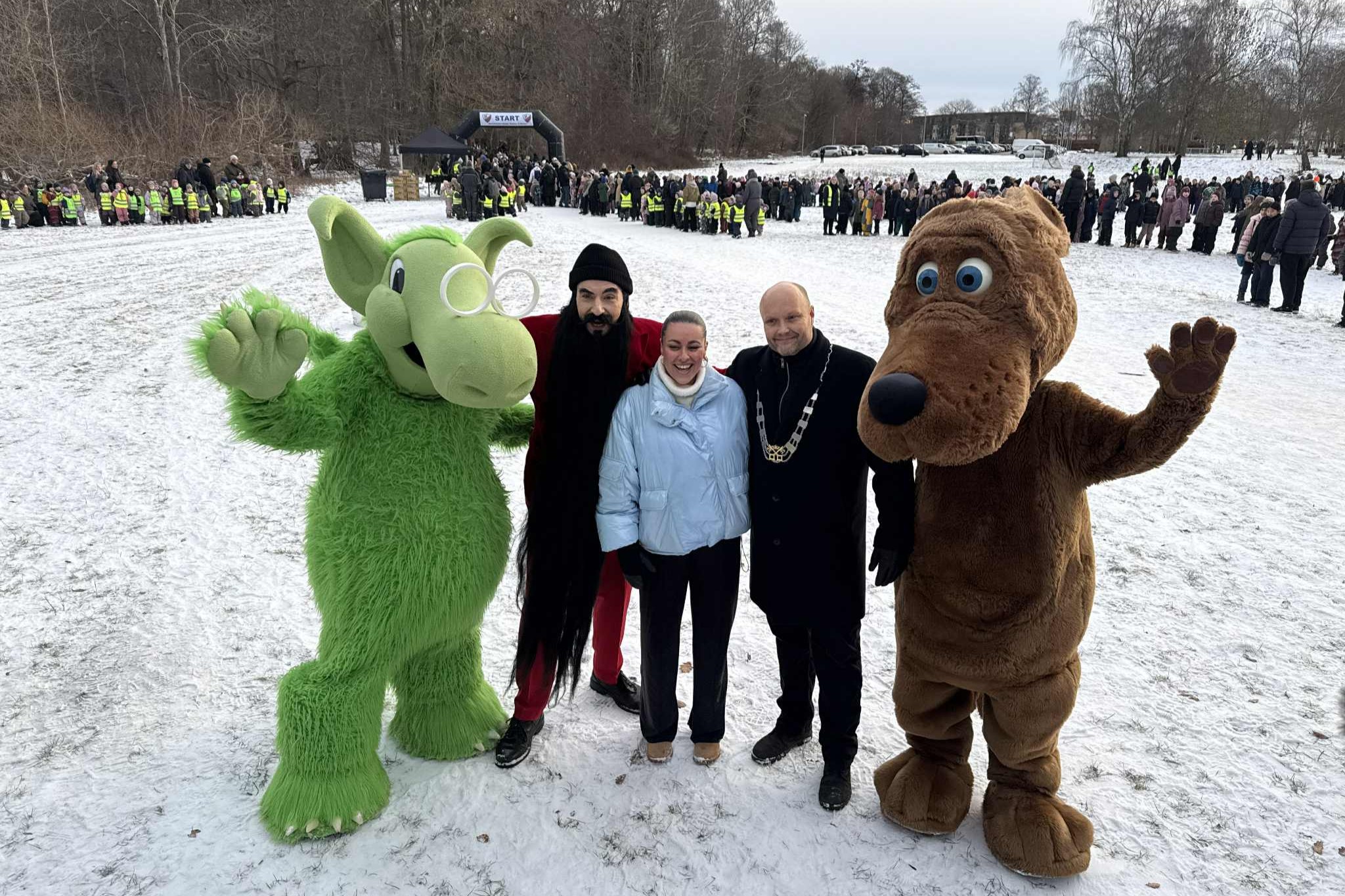 Fra venstre: Næssi, Hr. Skæg, Sælma, borgmester Kenneth Sørensen og Henry Hundeprut. Foto: Næstved Kommune