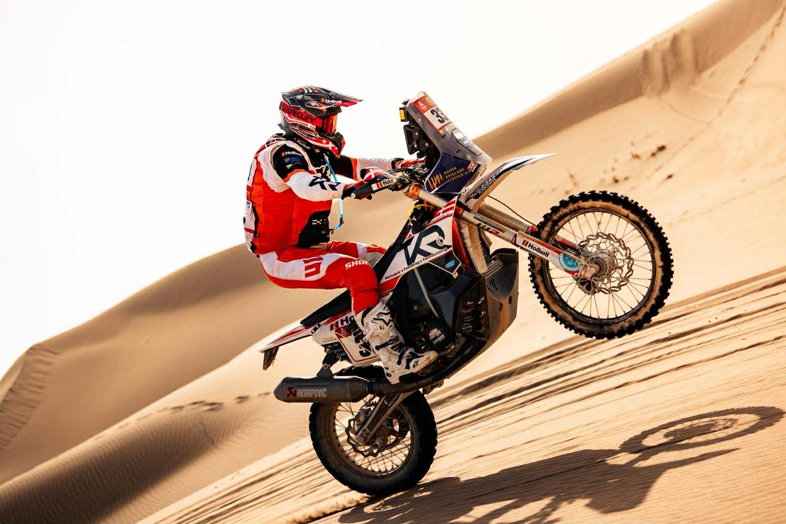 Thomas Kongshøj på vej gennem den arabiske ørken. Foto: Privat