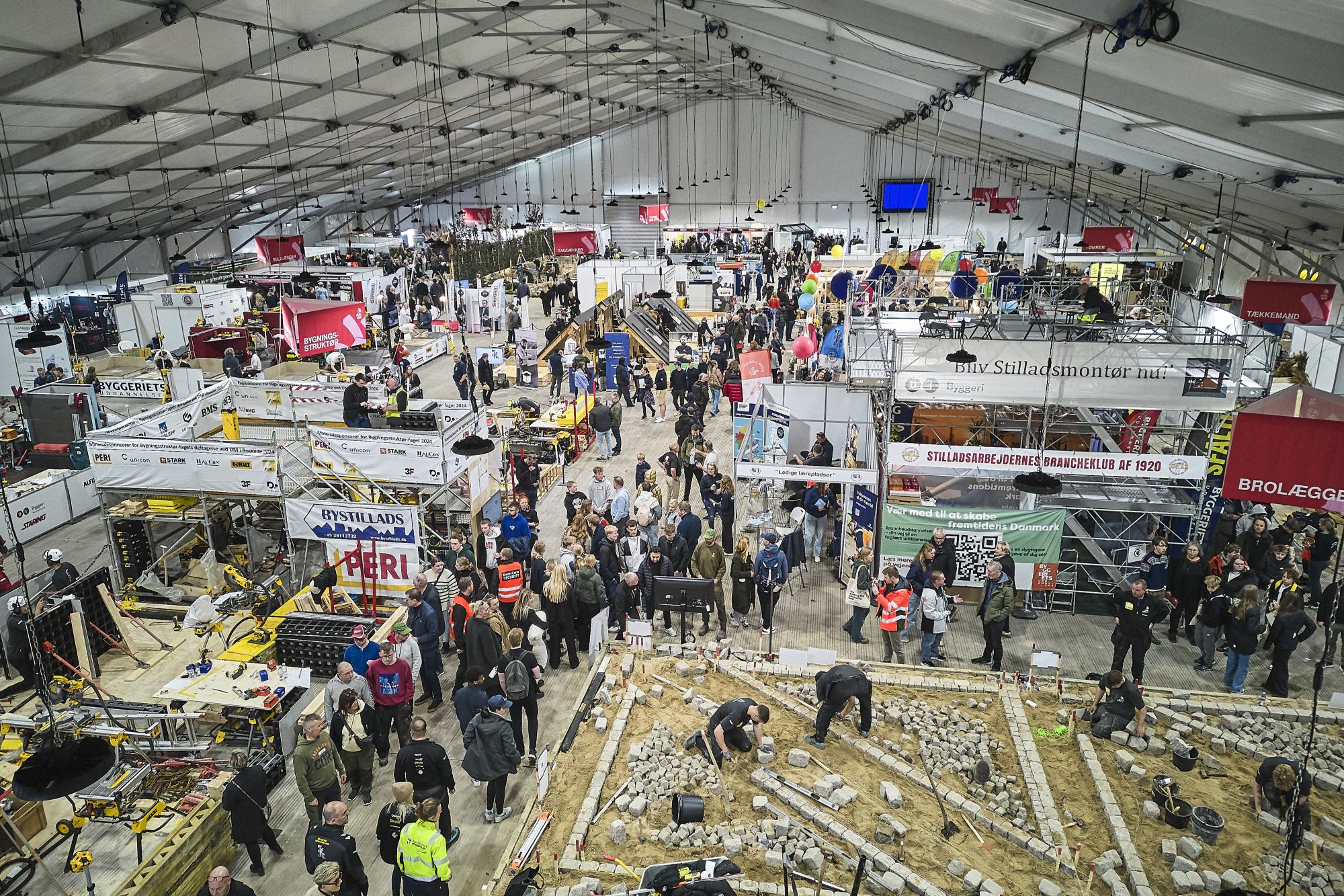 Skills tiltrækker altid mange mennesker, der vil se de unge menneskers håndværk. Foto: SkillsDenmark