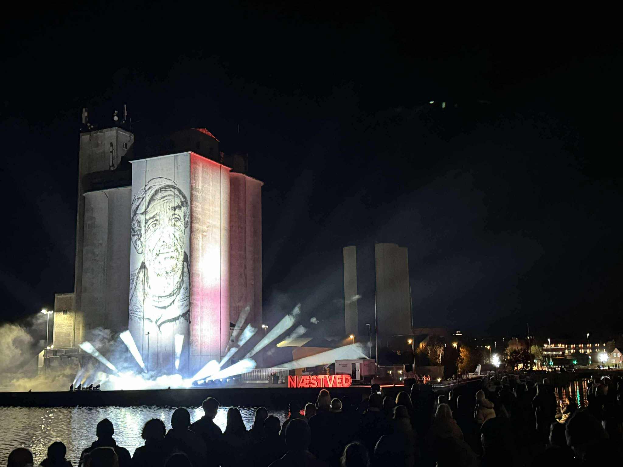 Lysfestival med siloer som omdrejningspunkt. Foto: Maja Meisner