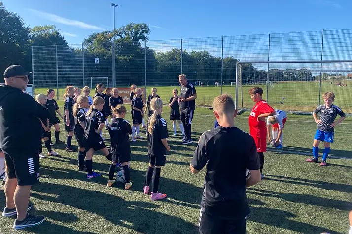 Her et billede fra første gang, FCK var på besøg i HG ved træner Niels Madsen. Foto: HGQ