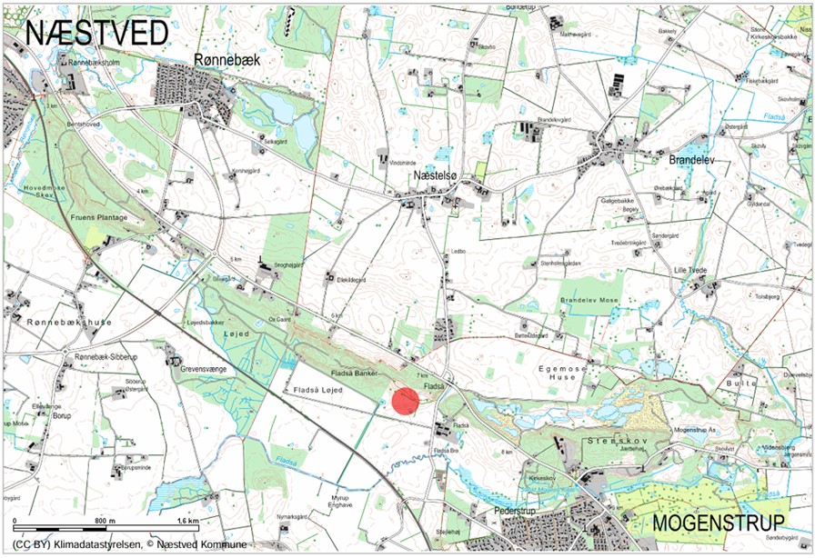 Kort over området, hvor Fårebakkerne ligger, og hvor den kontrollerede afbrænding skal foregå. (markeret med rød prik)